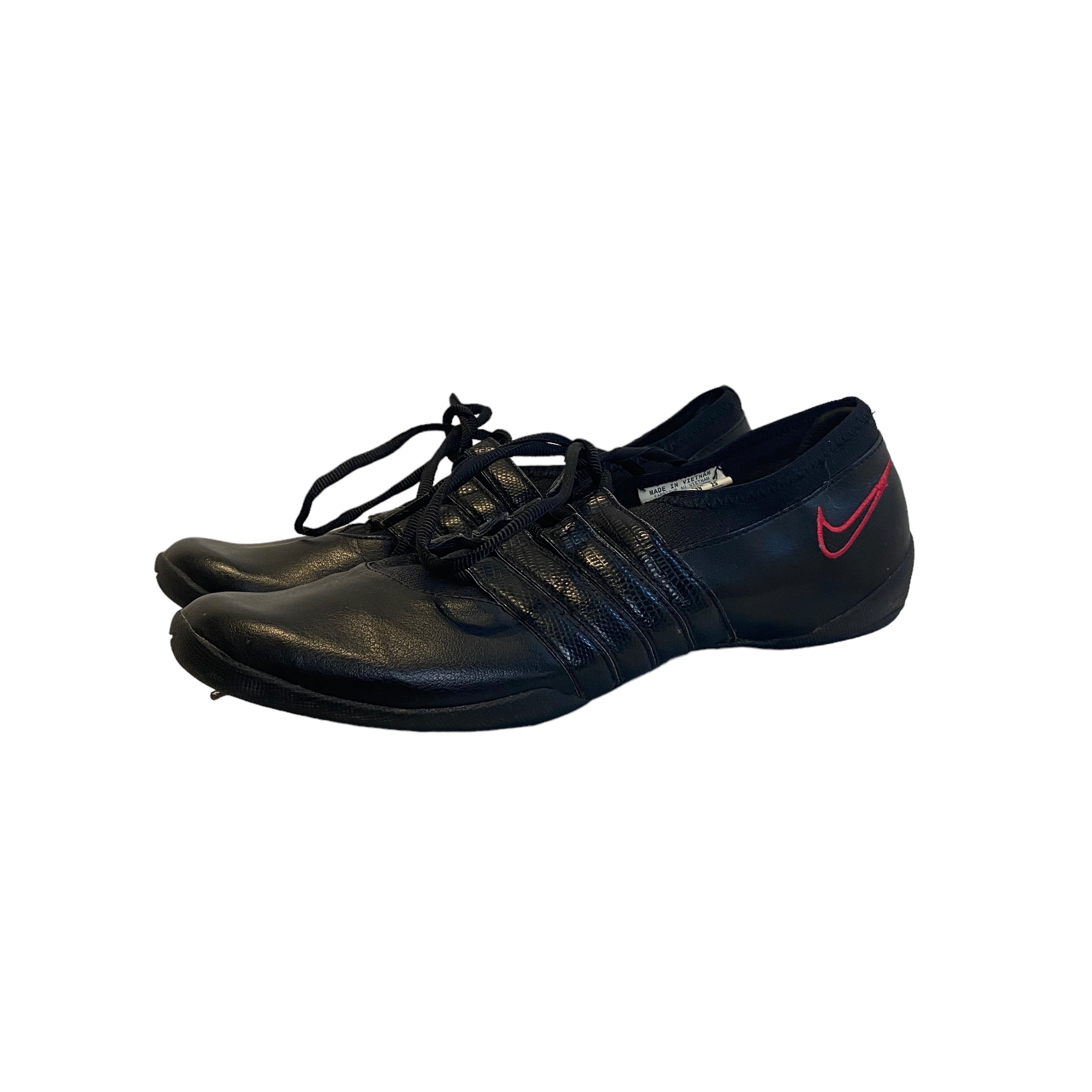 Vintage Nike Black Sporty Flats (US 7.5)