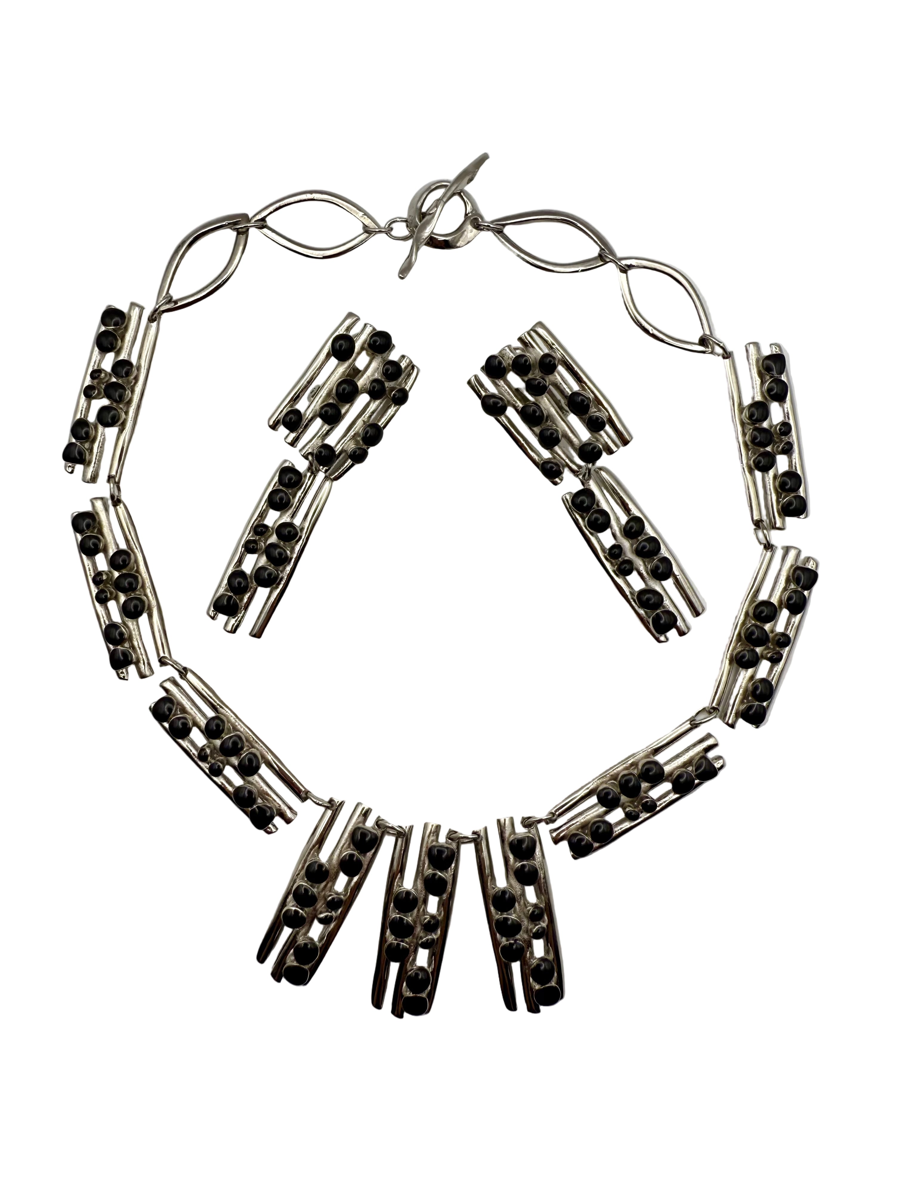 Black and silver set