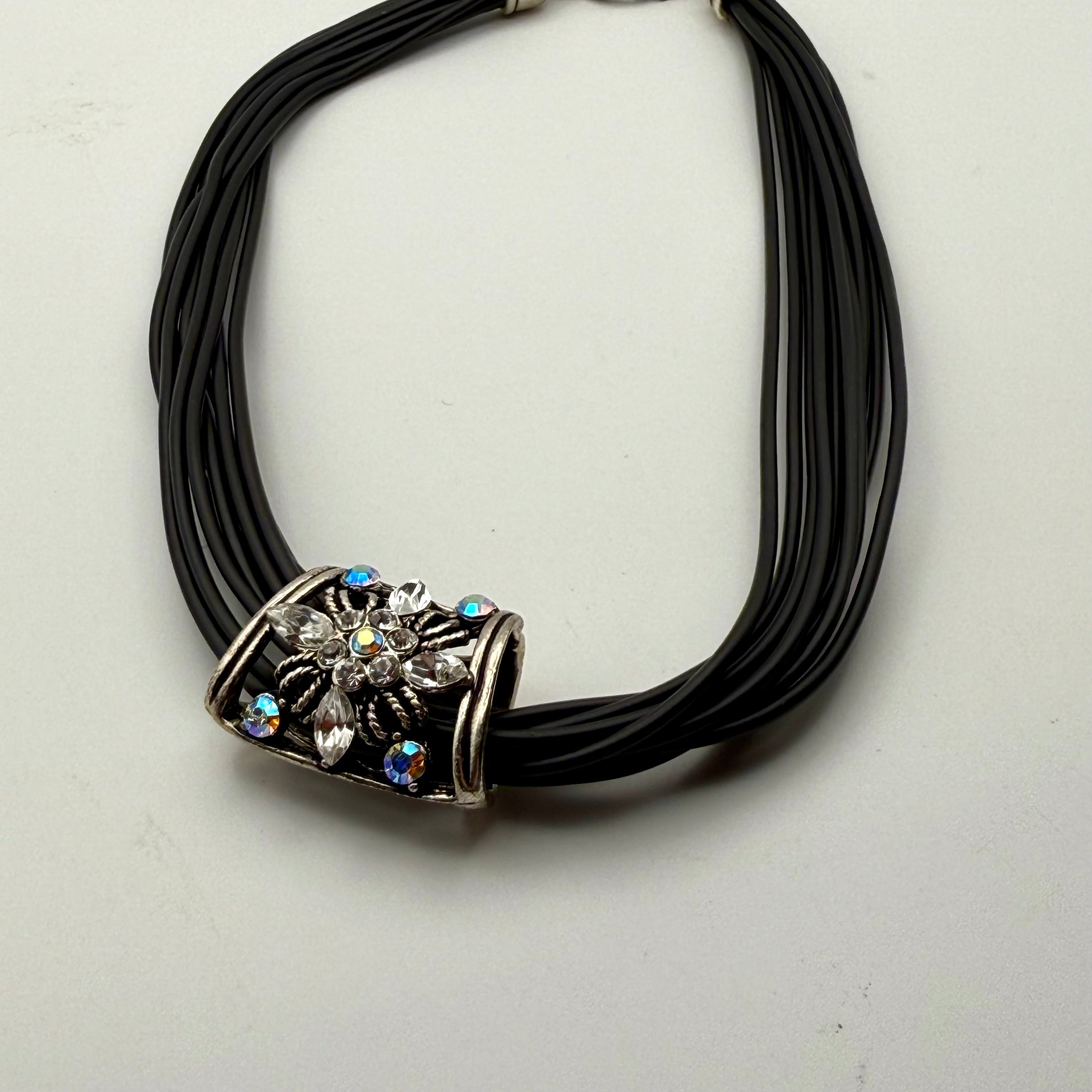 Sparkle Floral Pendant Choker