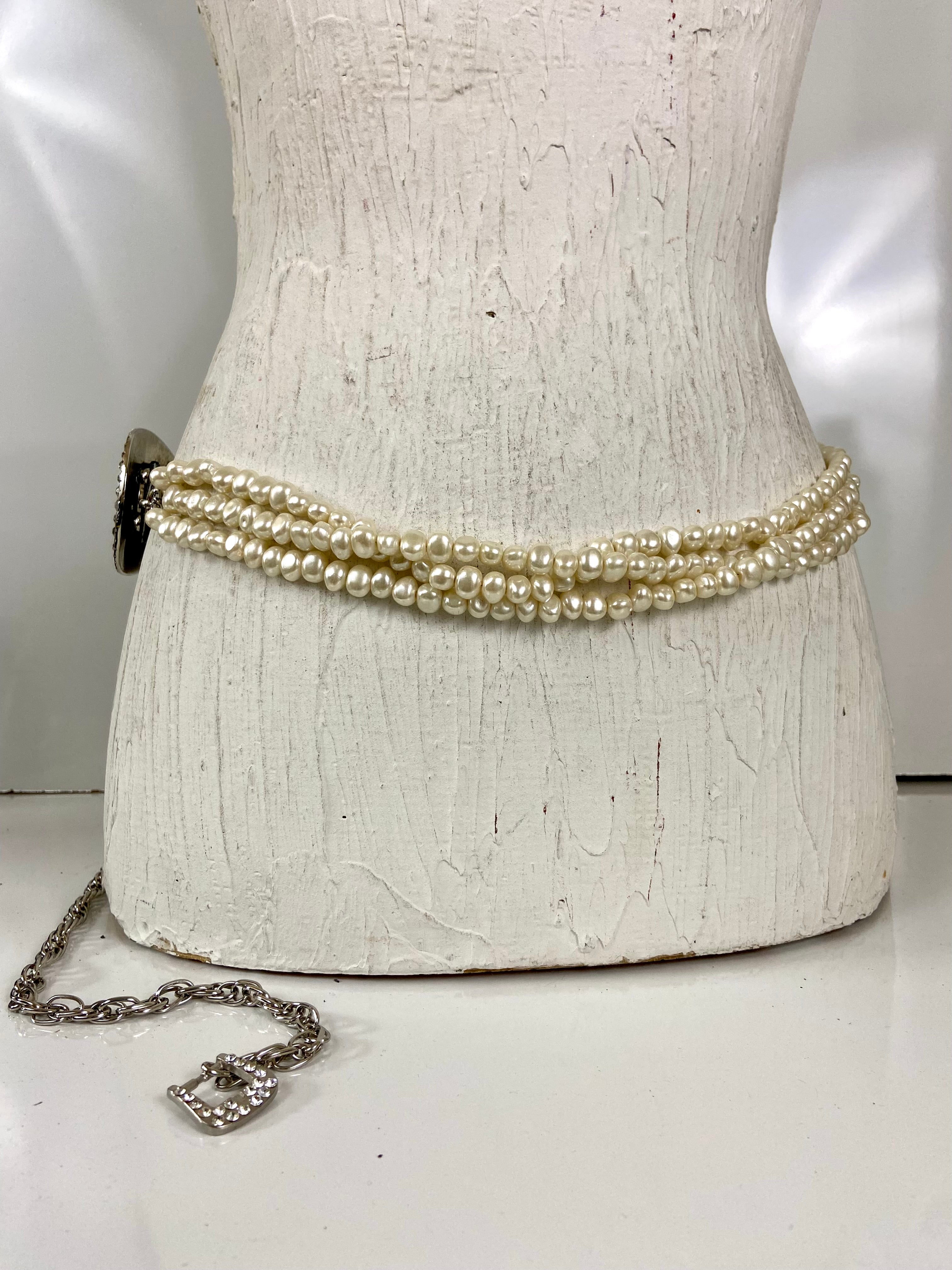 Buckle & beads belt