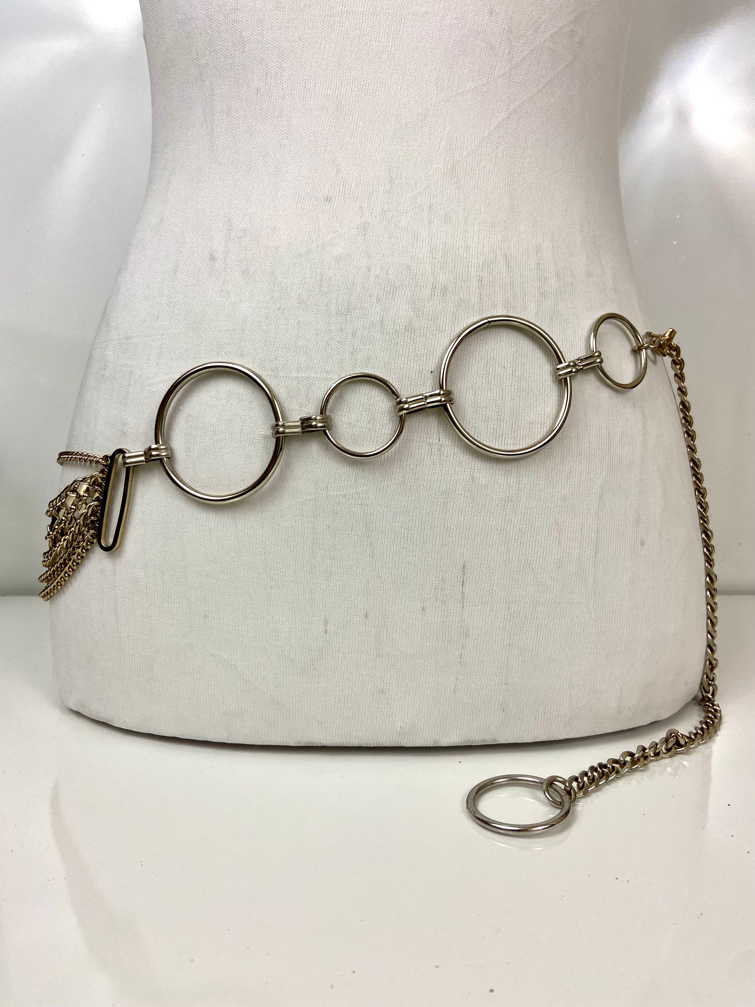 Circle and chain belt