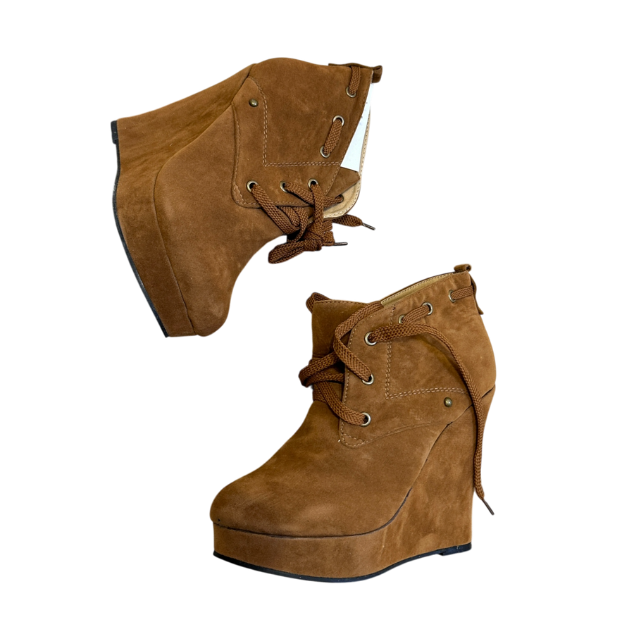 Deadstock 2000s Faux Suede Wedge  Boots (US 7)