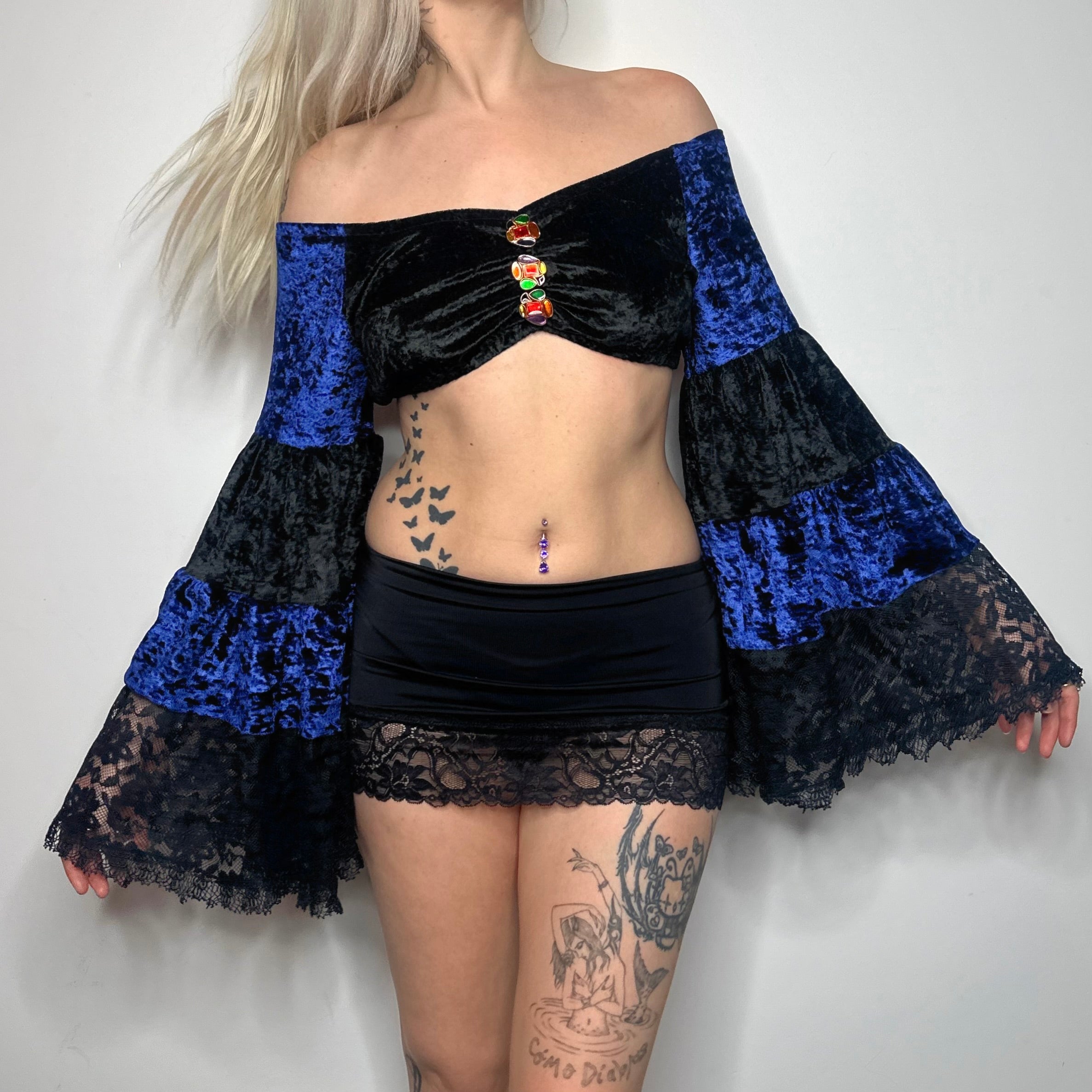 Vintage Velvet Bell Sleeve Top (M/L)