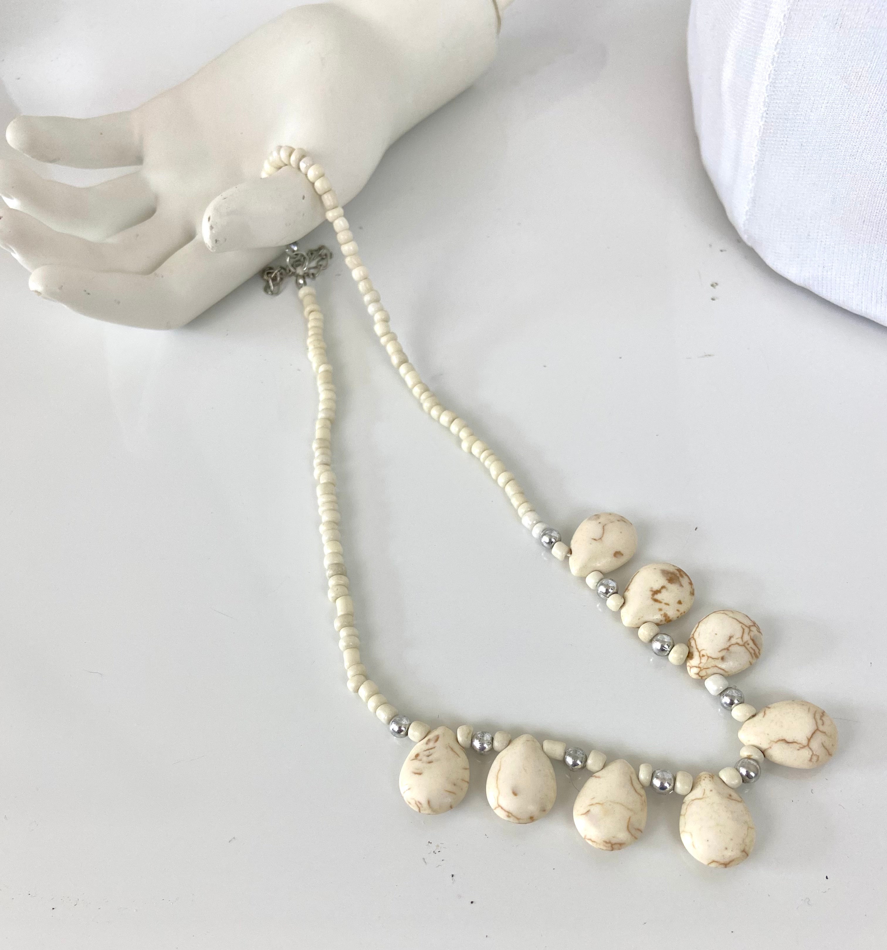 Creamy beads choker