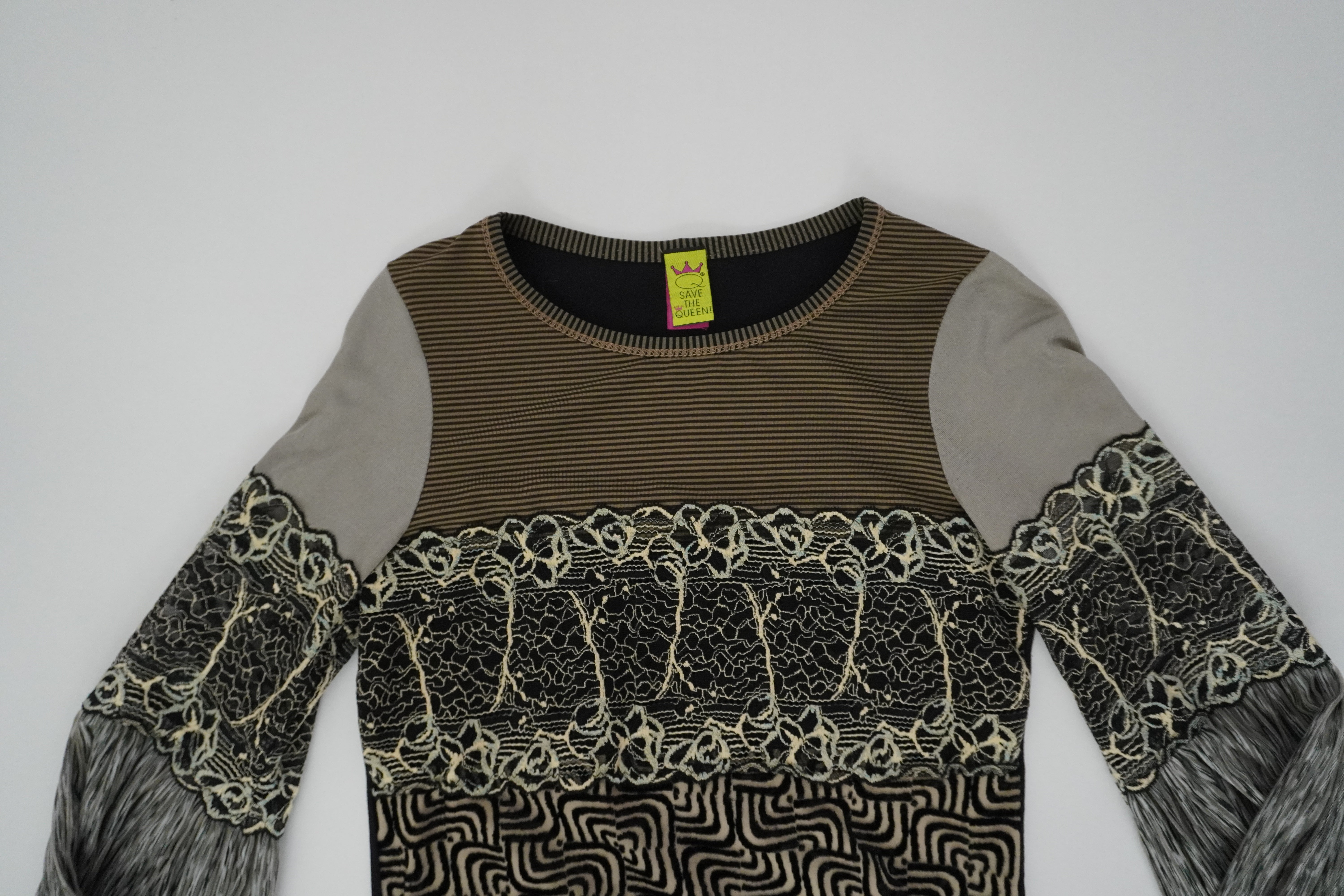 Save The Queen Top (S) – Holy Thrift