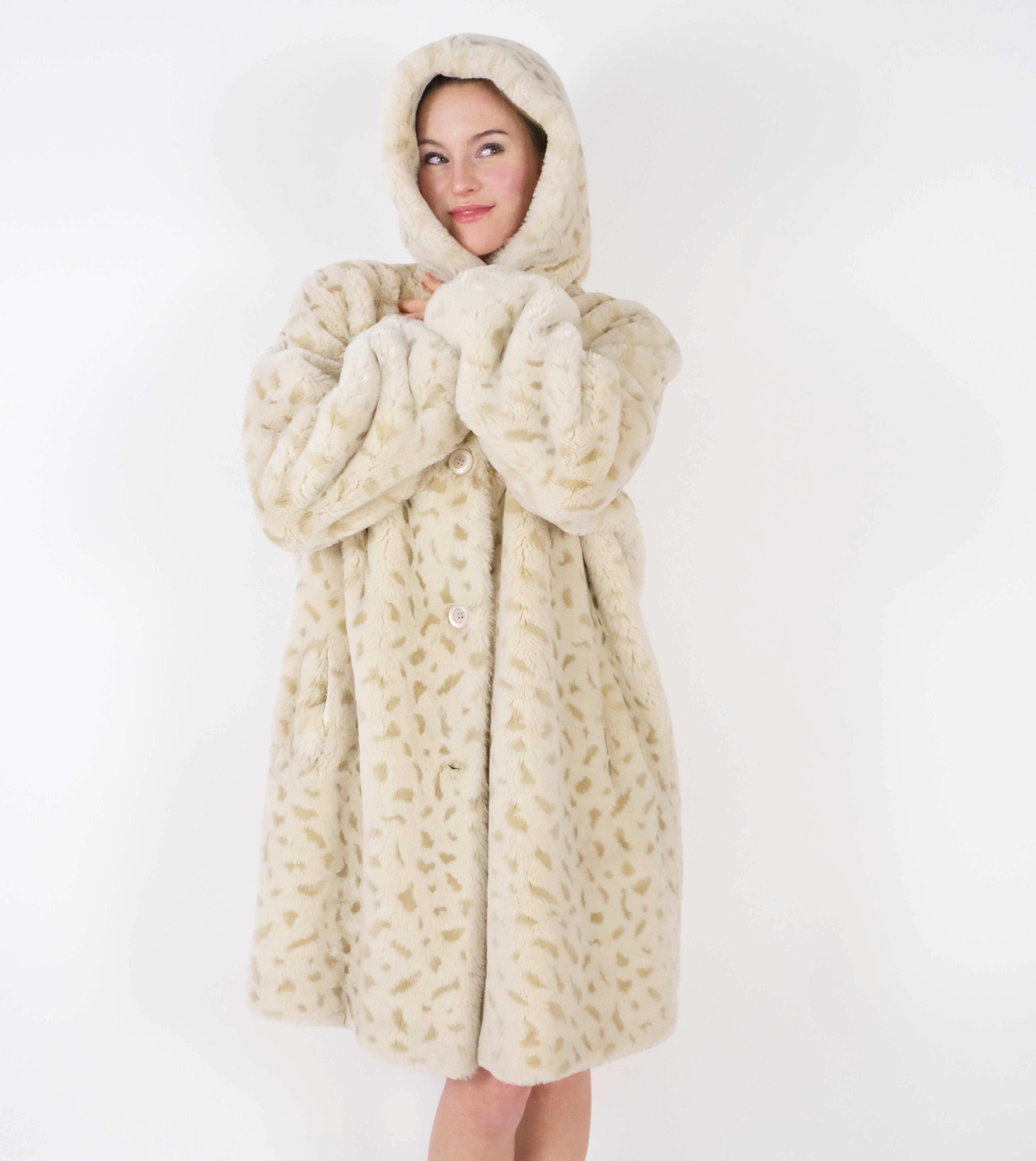 Vanilla Cream Faux Fur Coat (S)