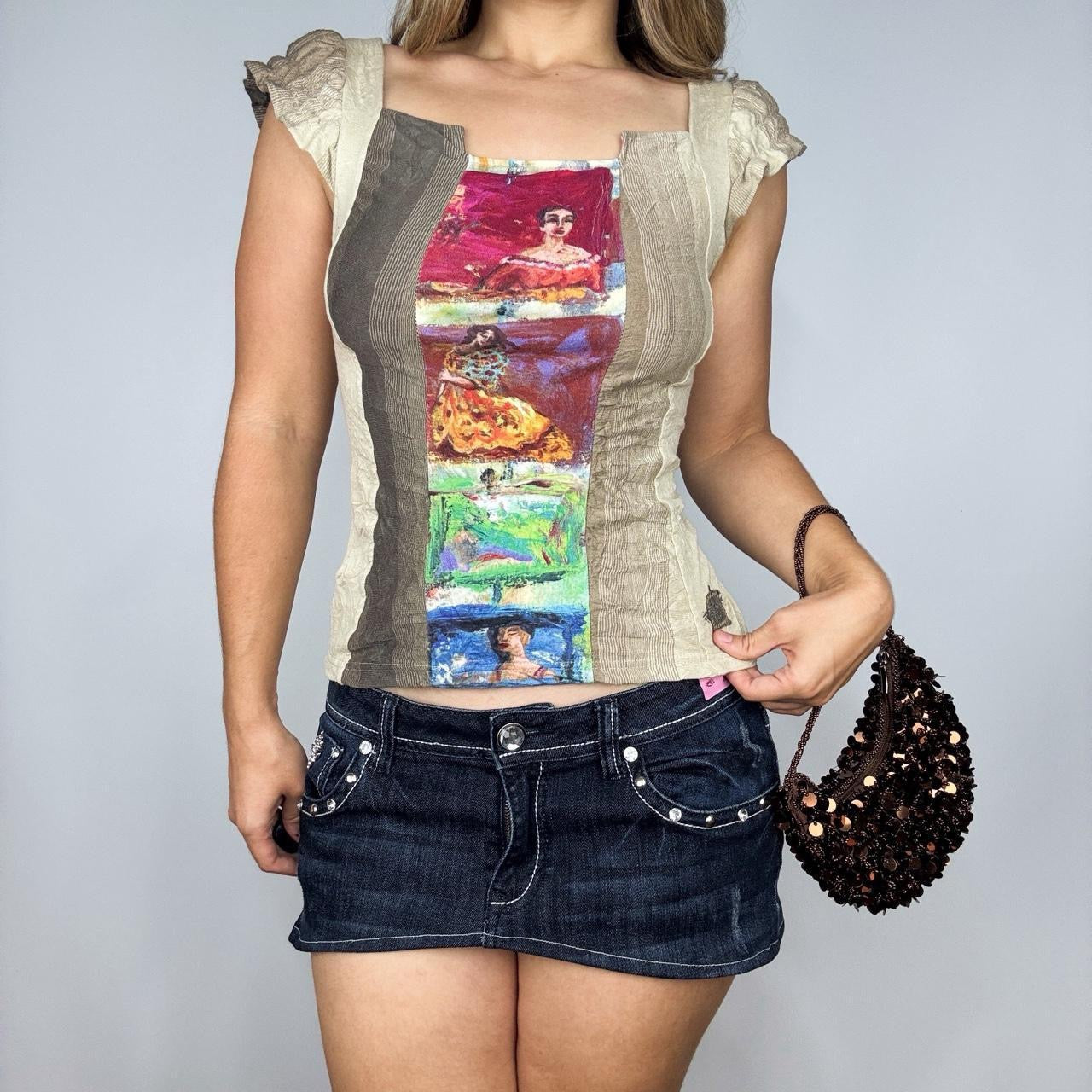French Graphic Puff Sleeve Top (M/L)