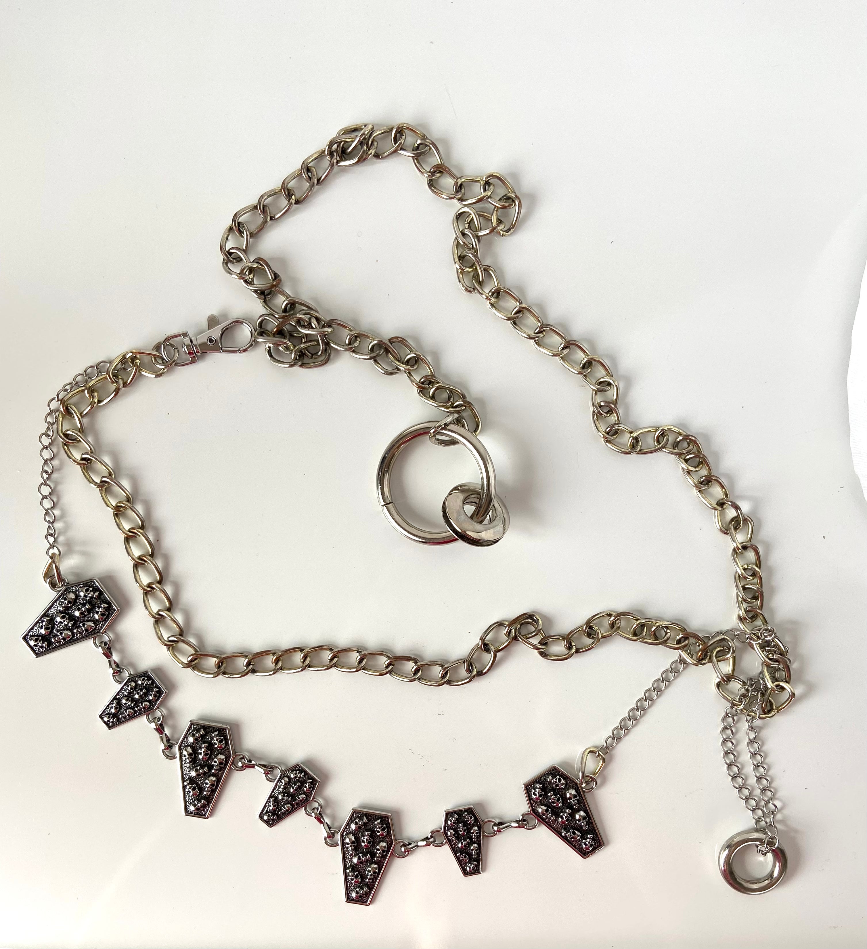 Skull Coffin
Metal Chain layered chain belt
