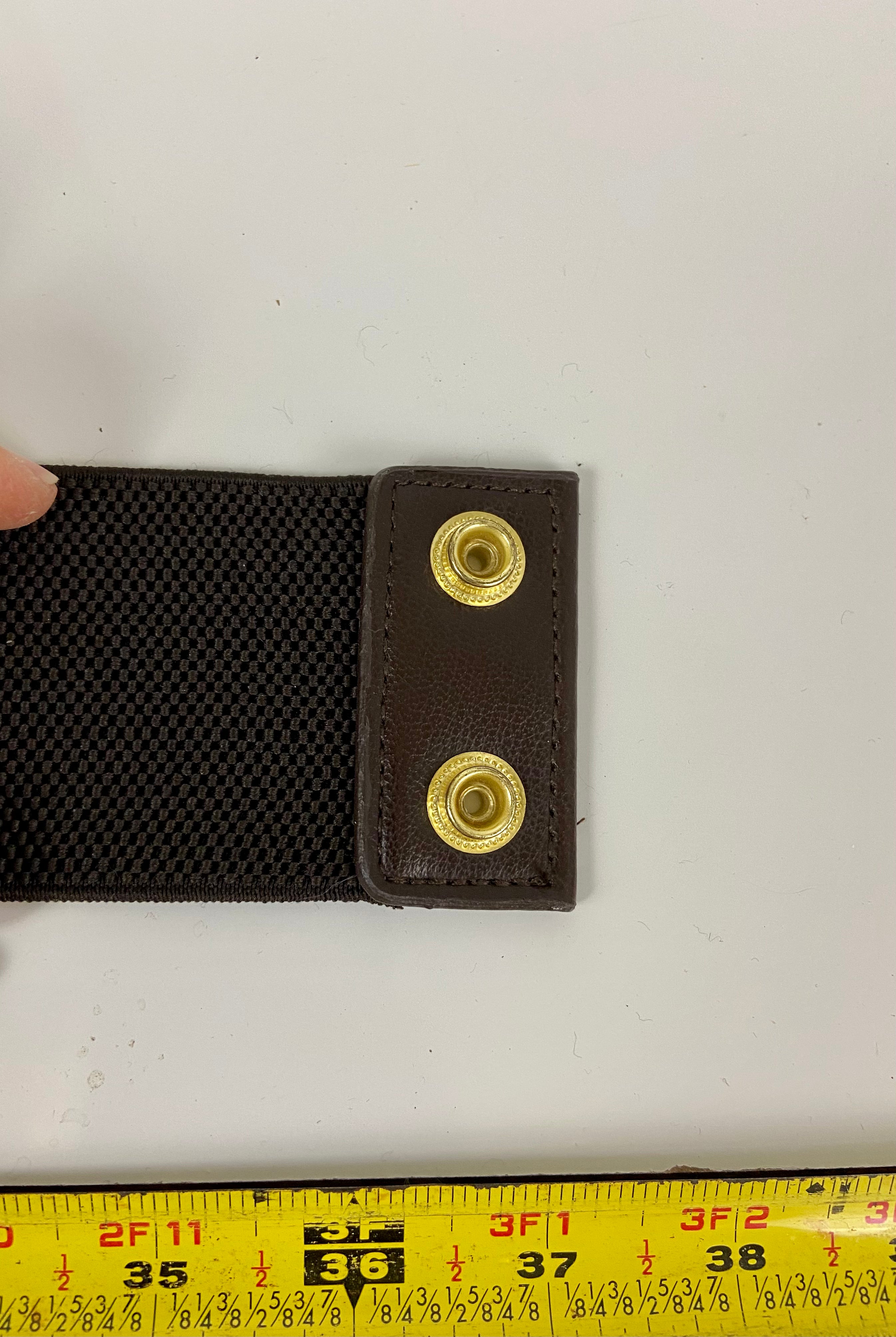 Leather stretch belt