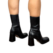 90s Leather Block Heel Boots (8.5)