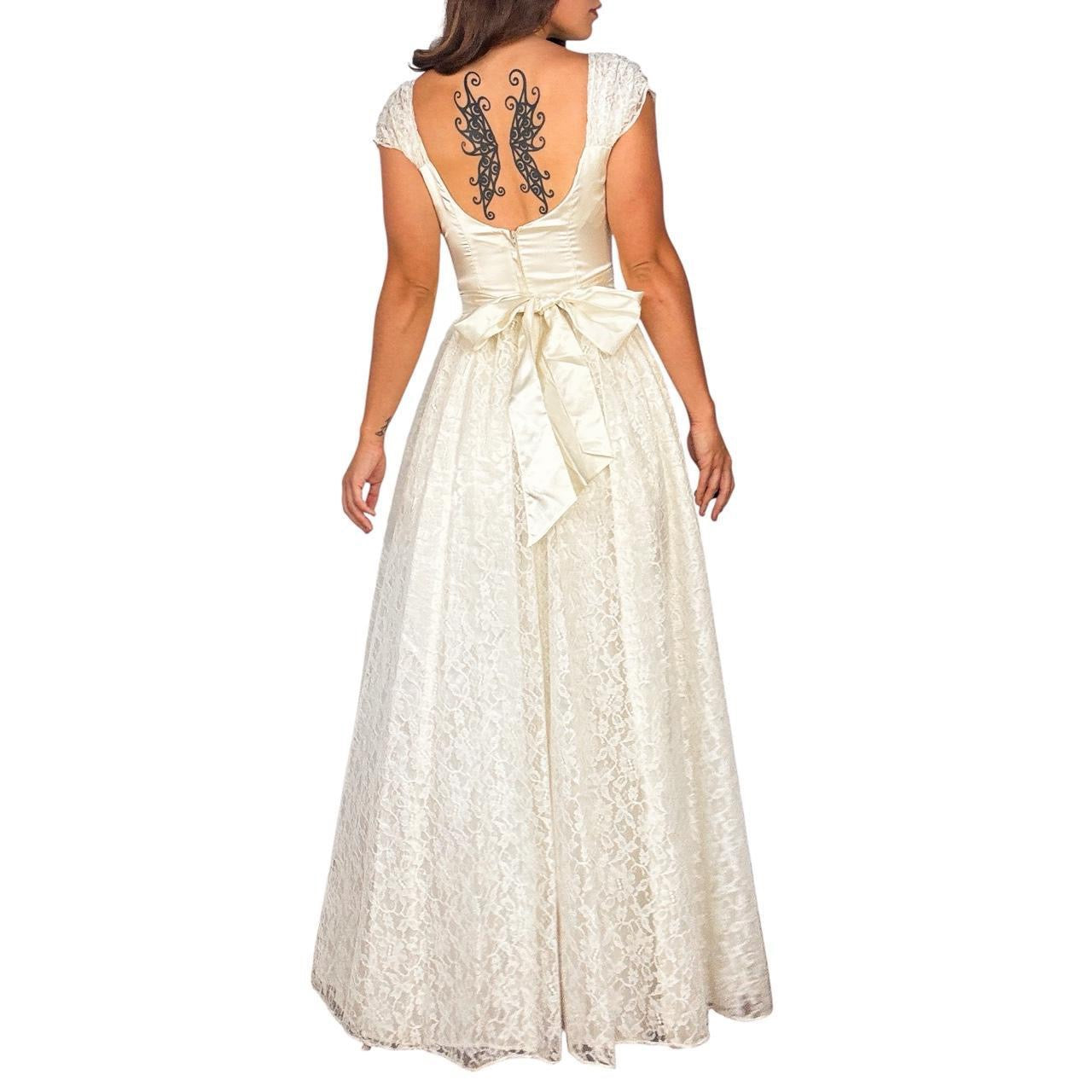 Vintage Gunne Sax Wedding Gown (XS/S) Holy Thrift Vintage Gunne Sax Wedding Gown (XS/S) Holy Thrift