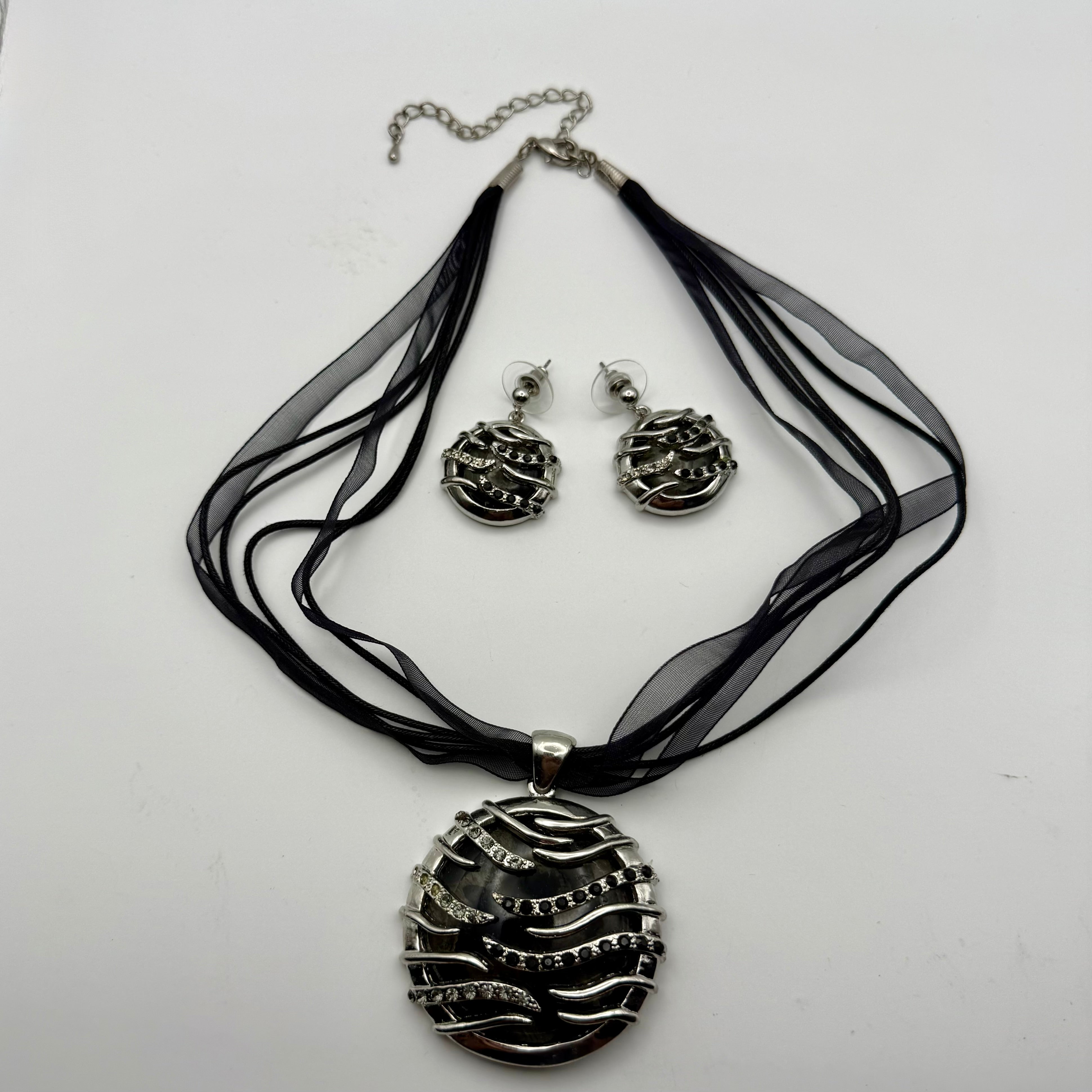 Noir Ripple Glam Set