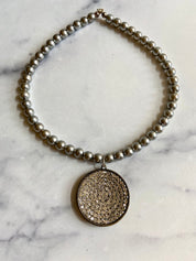 Diamonds in big circle choker