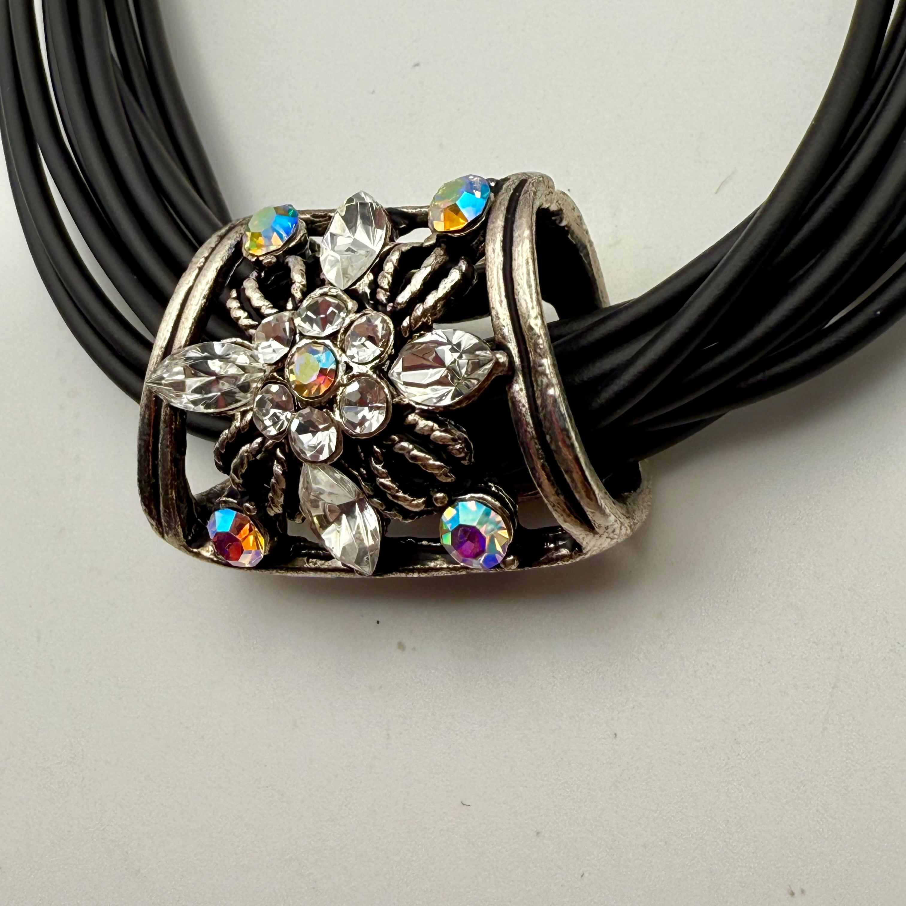 Sparkle Floral Pendant Choker