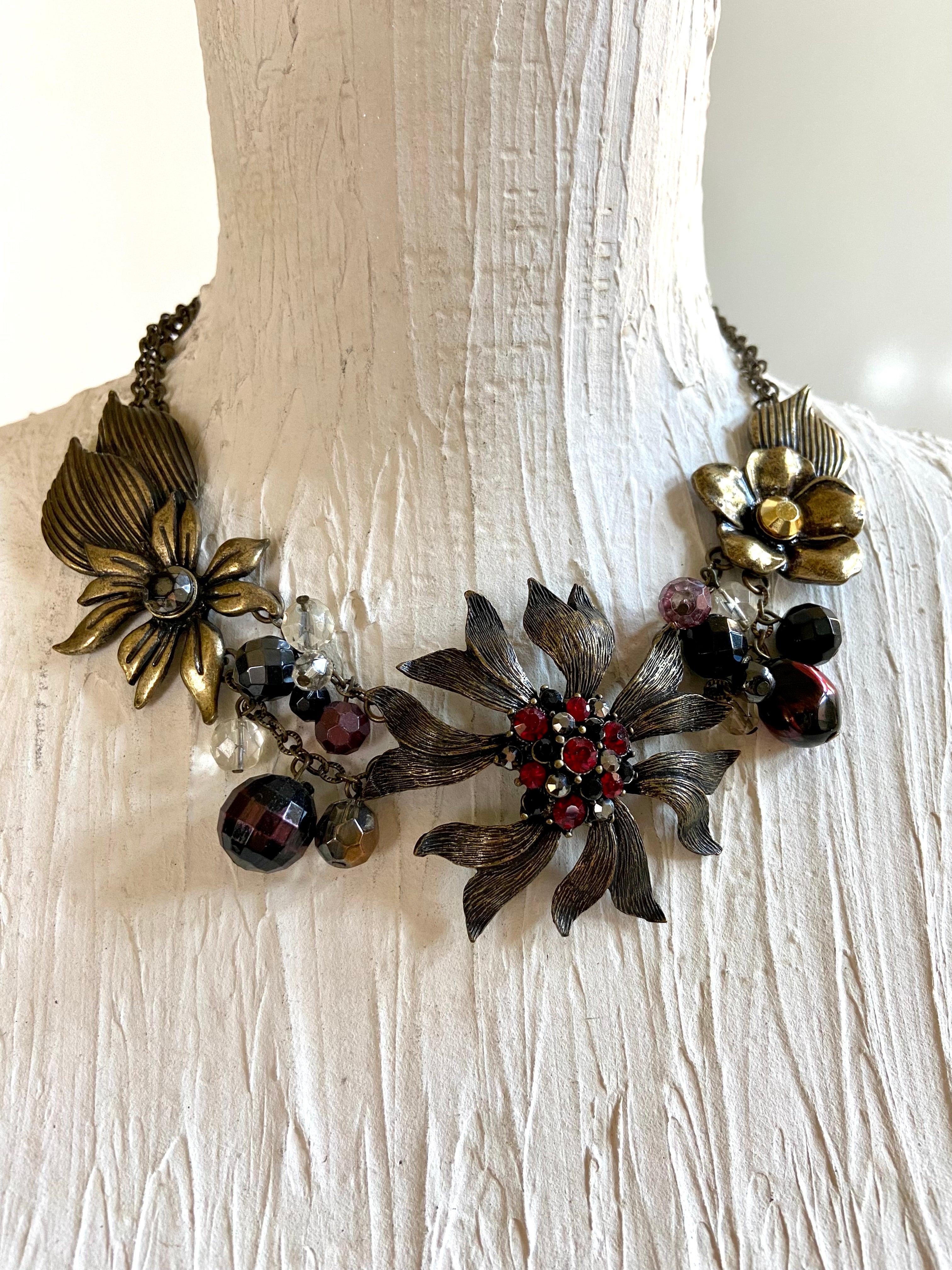 Chunky flower choker
