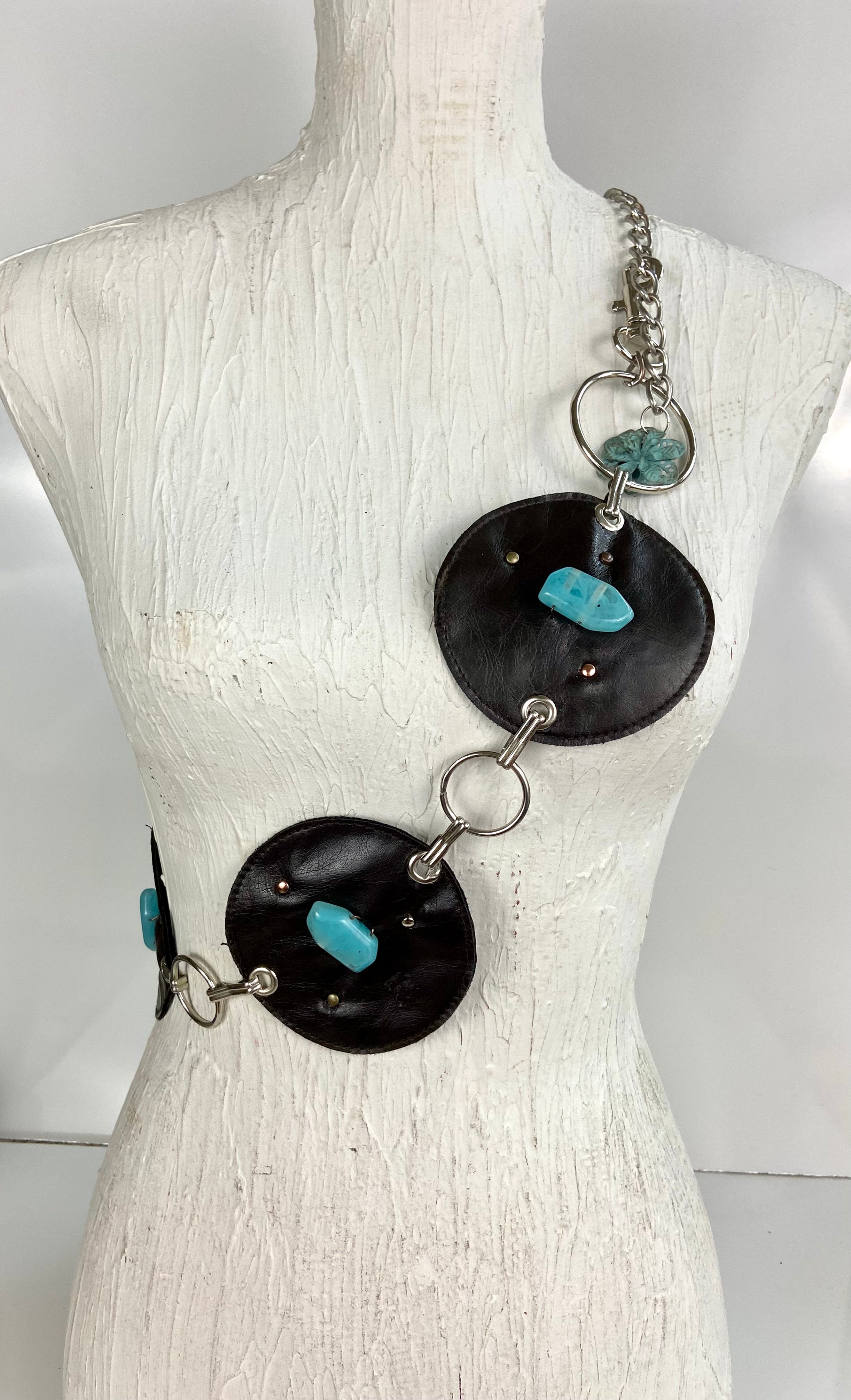 Leather circles belt
