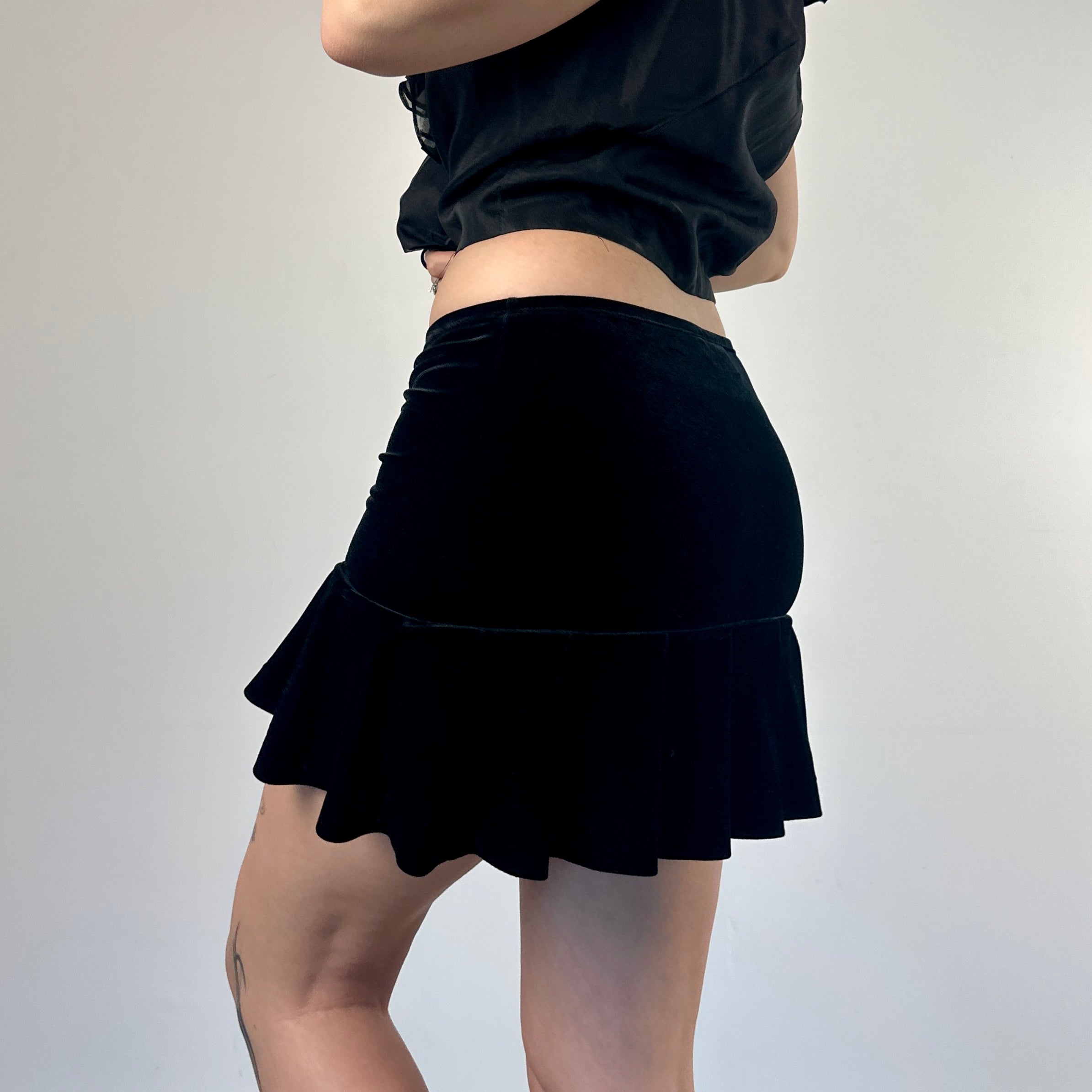 Early 2000s Velvety Mini Skirt (XS)