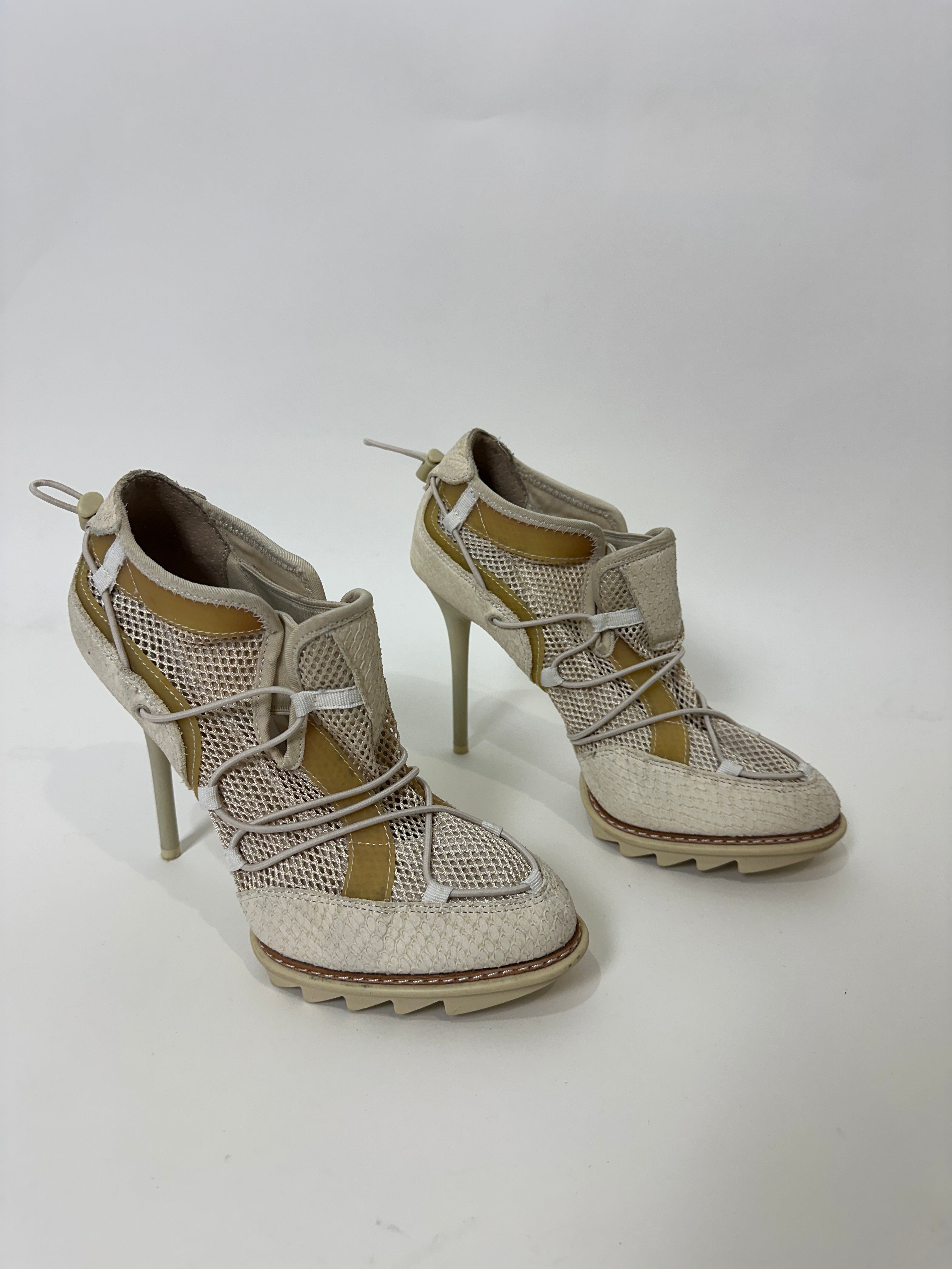 Vintage DKNY Sneaker Heels (7/7.5)