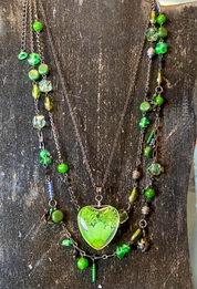 Green flower heart choker