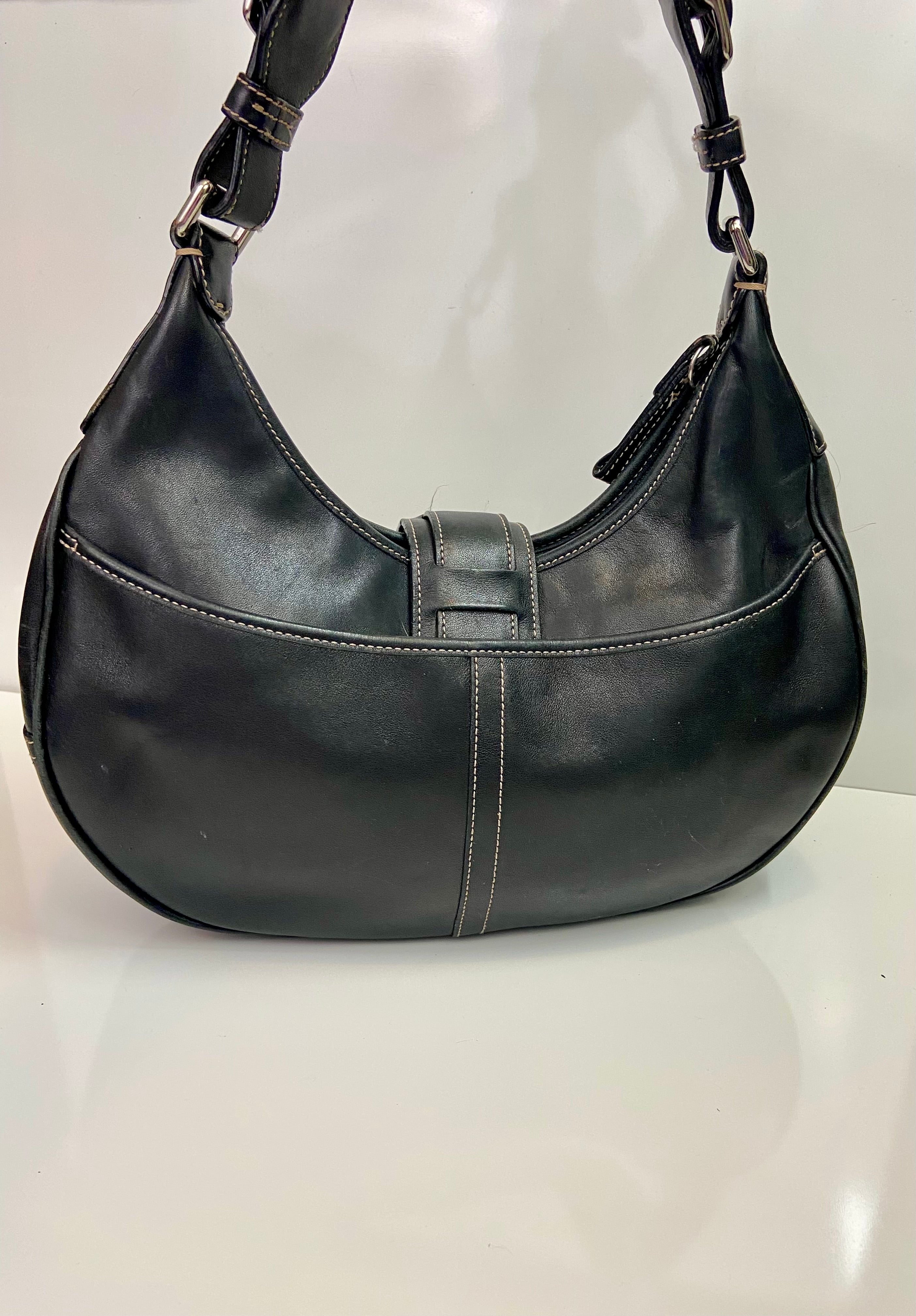 Vintage Coach Hampton leather hobo shoulder bag. – Holy Thrift Vintage Coach Hampton leather hobo shoulder bag. – Holy Thrift