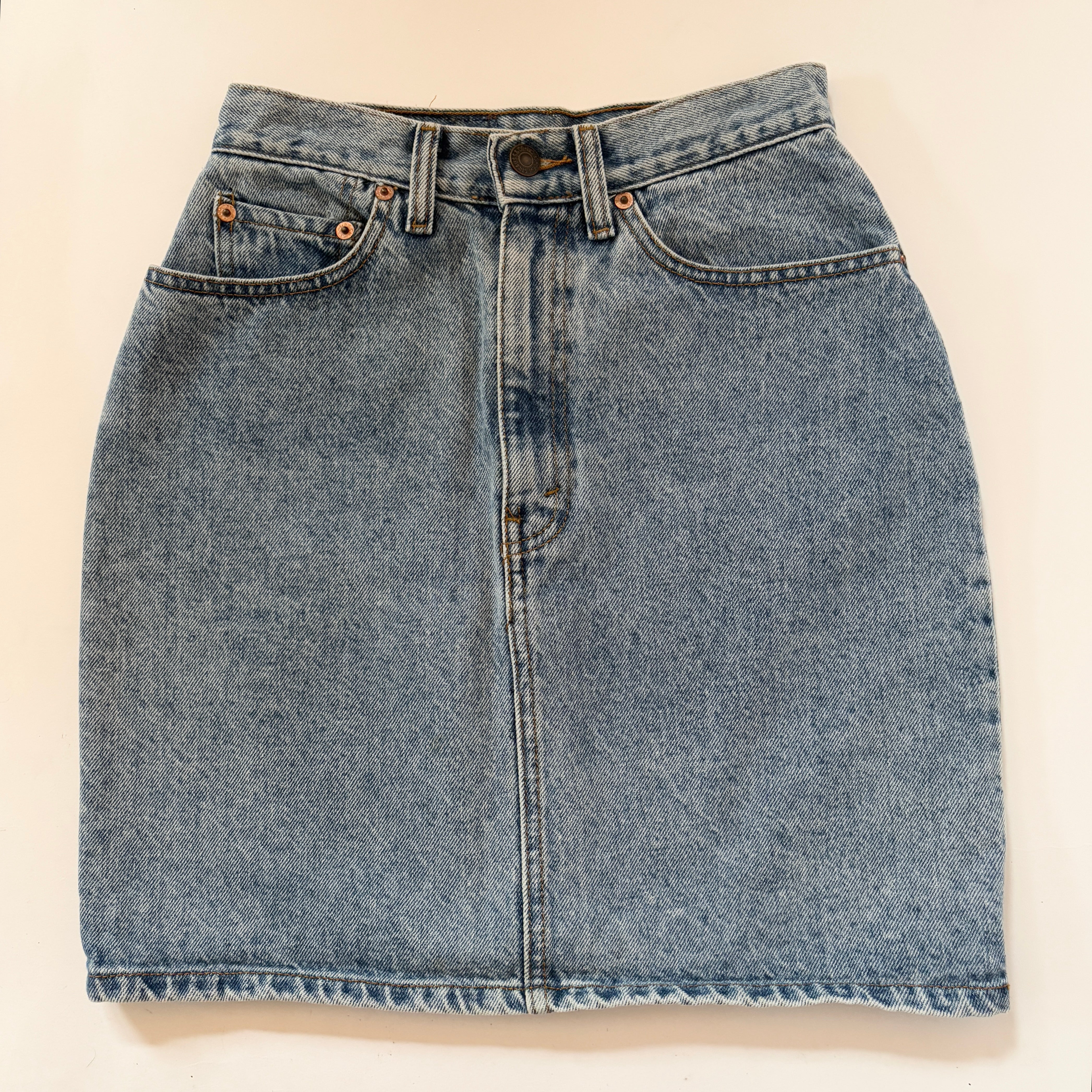 Levi's 80s Denim Skirt (XS) – Holy Thrift