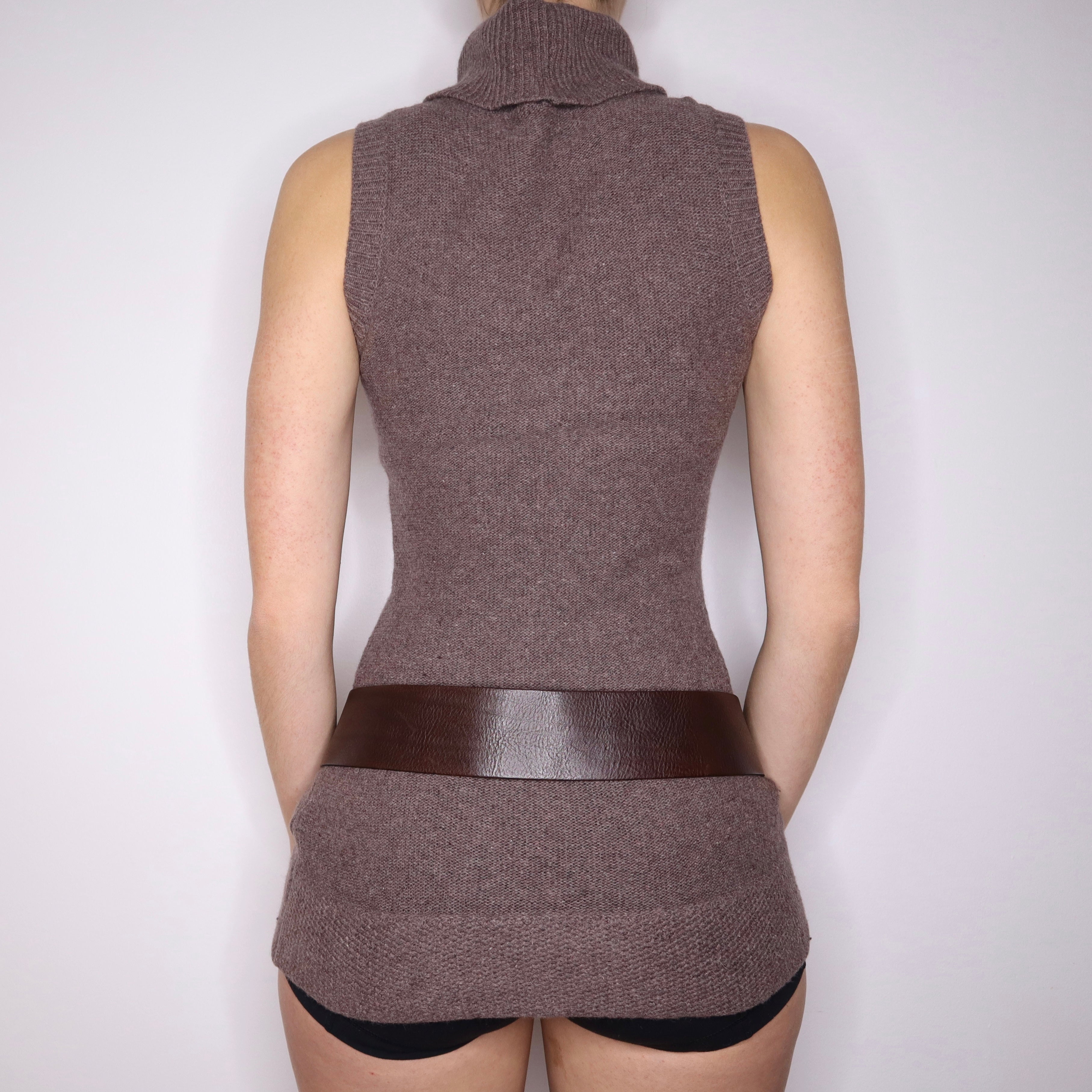 Y2K Long Brown Sleeveless Turtleneck (S)