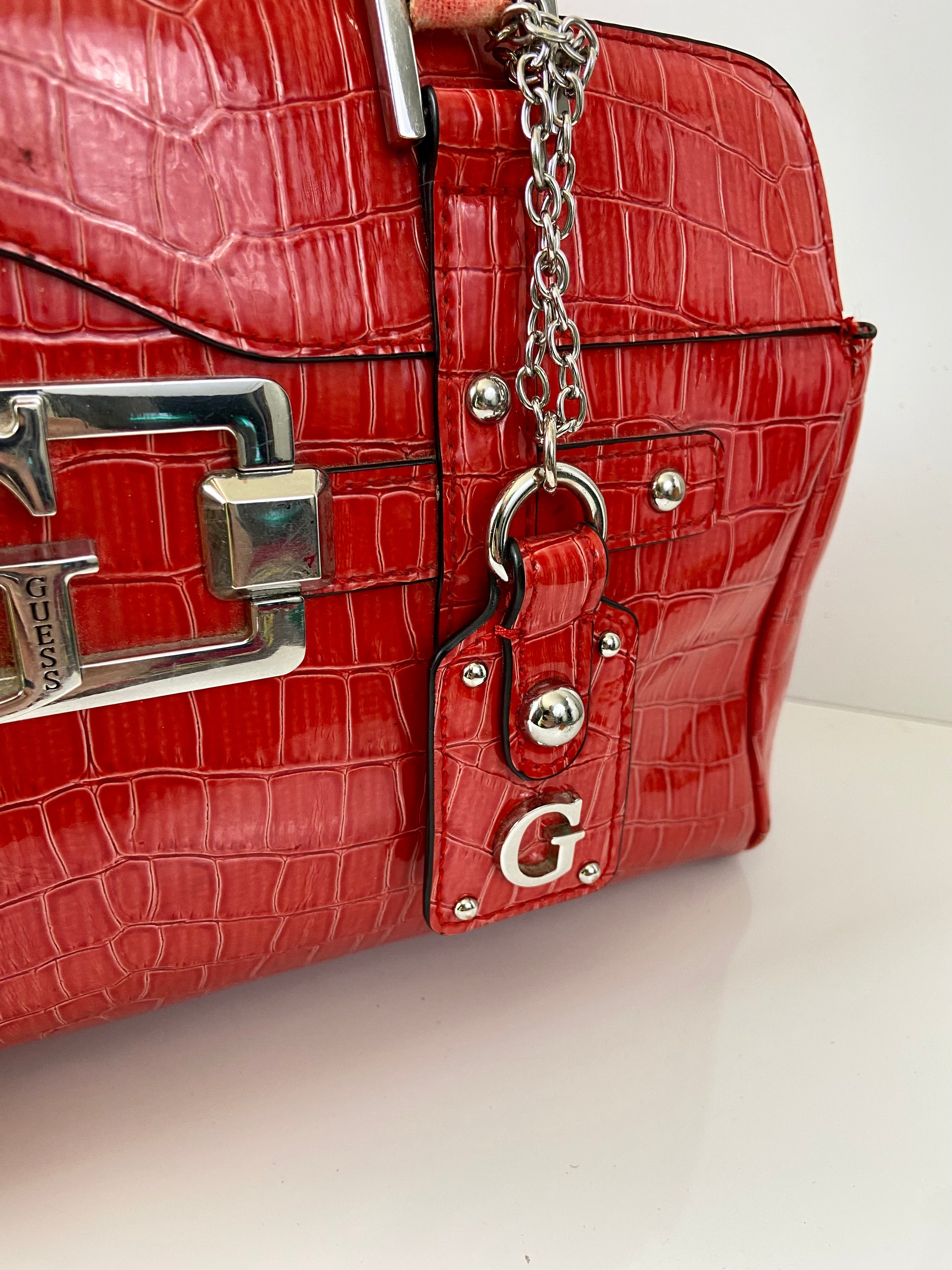 2000s Red Guess Shoulder Bag