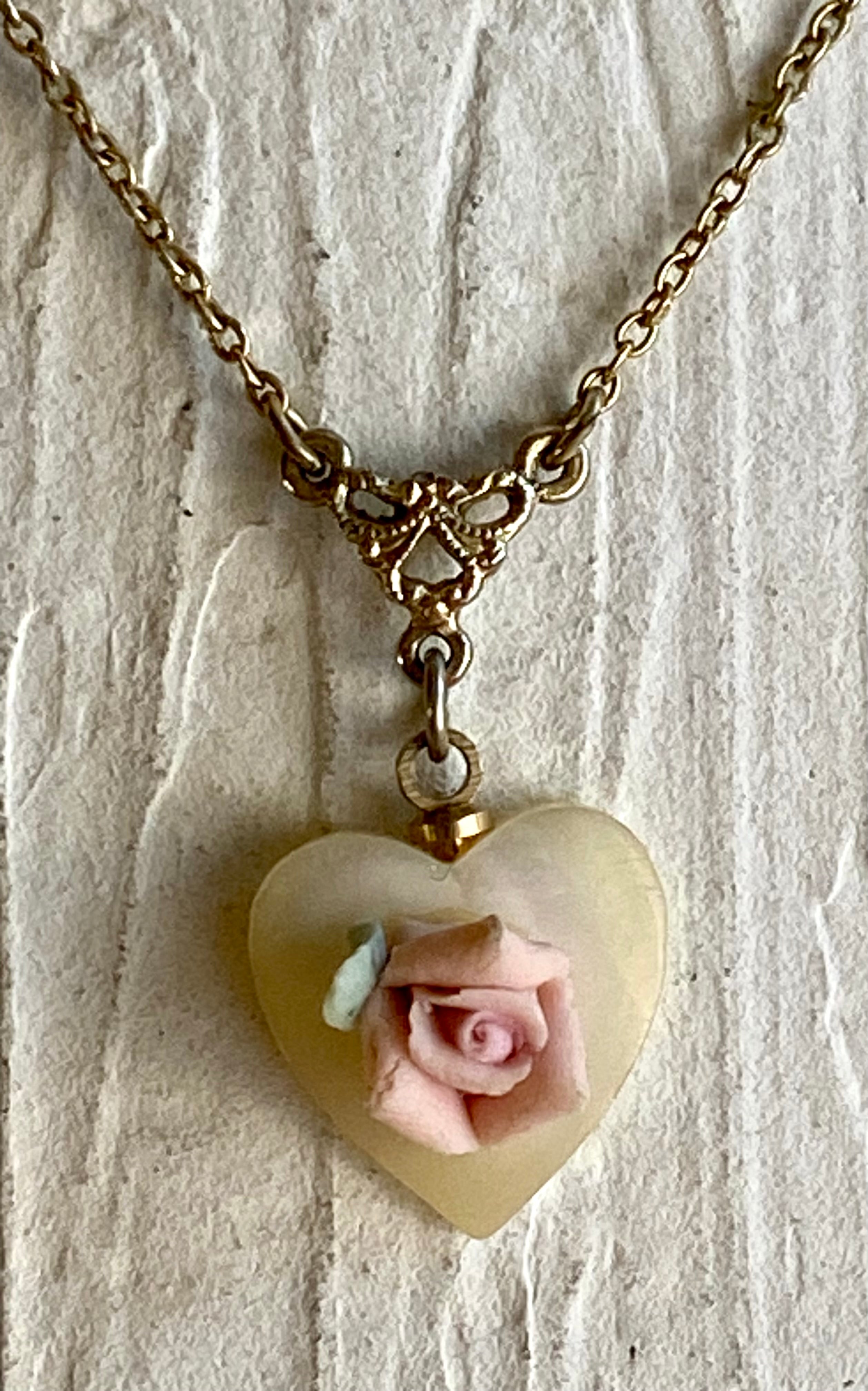 Vintage rosé necklace