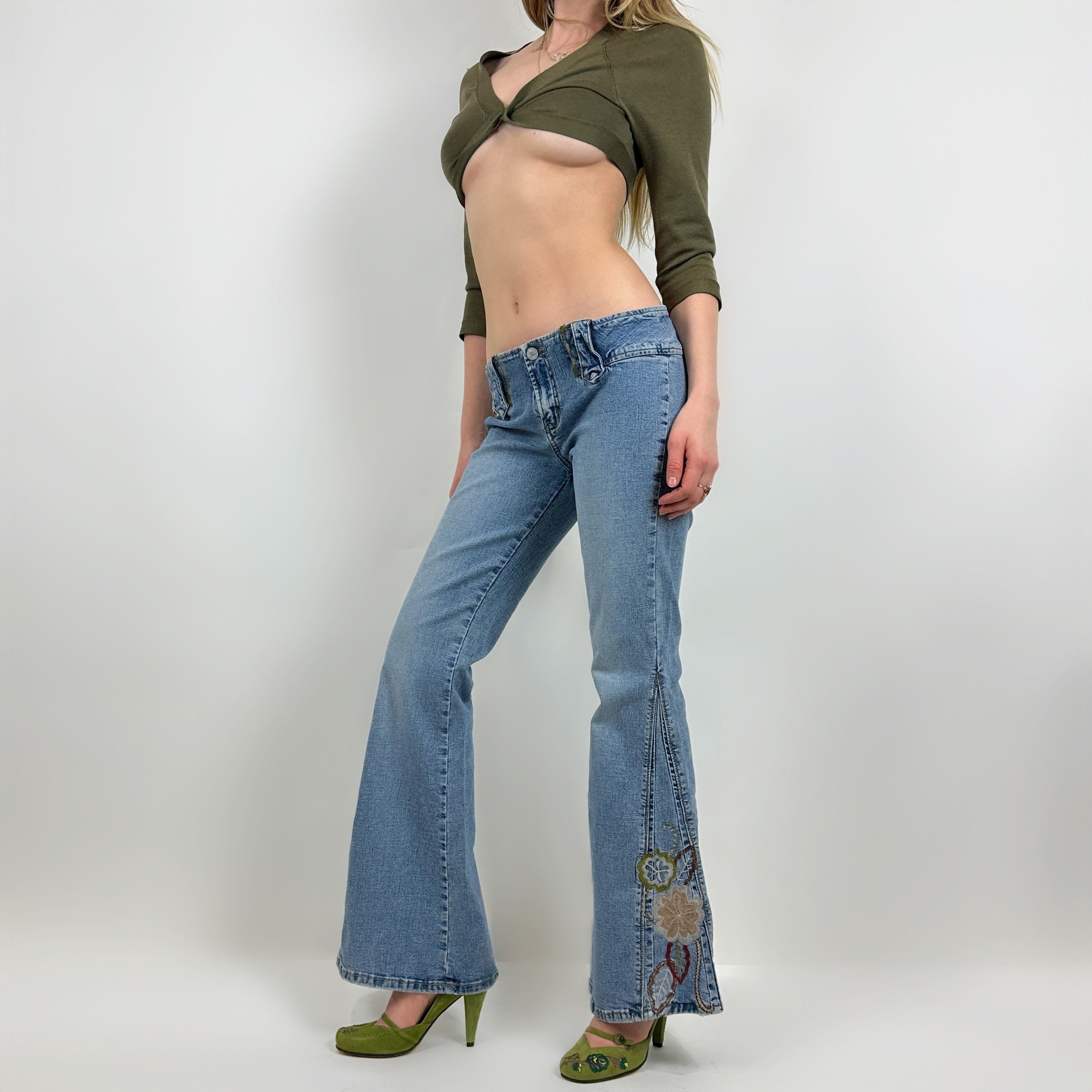 2000s Low Rise Embroidered Jeans (S) – Holy Thrift
