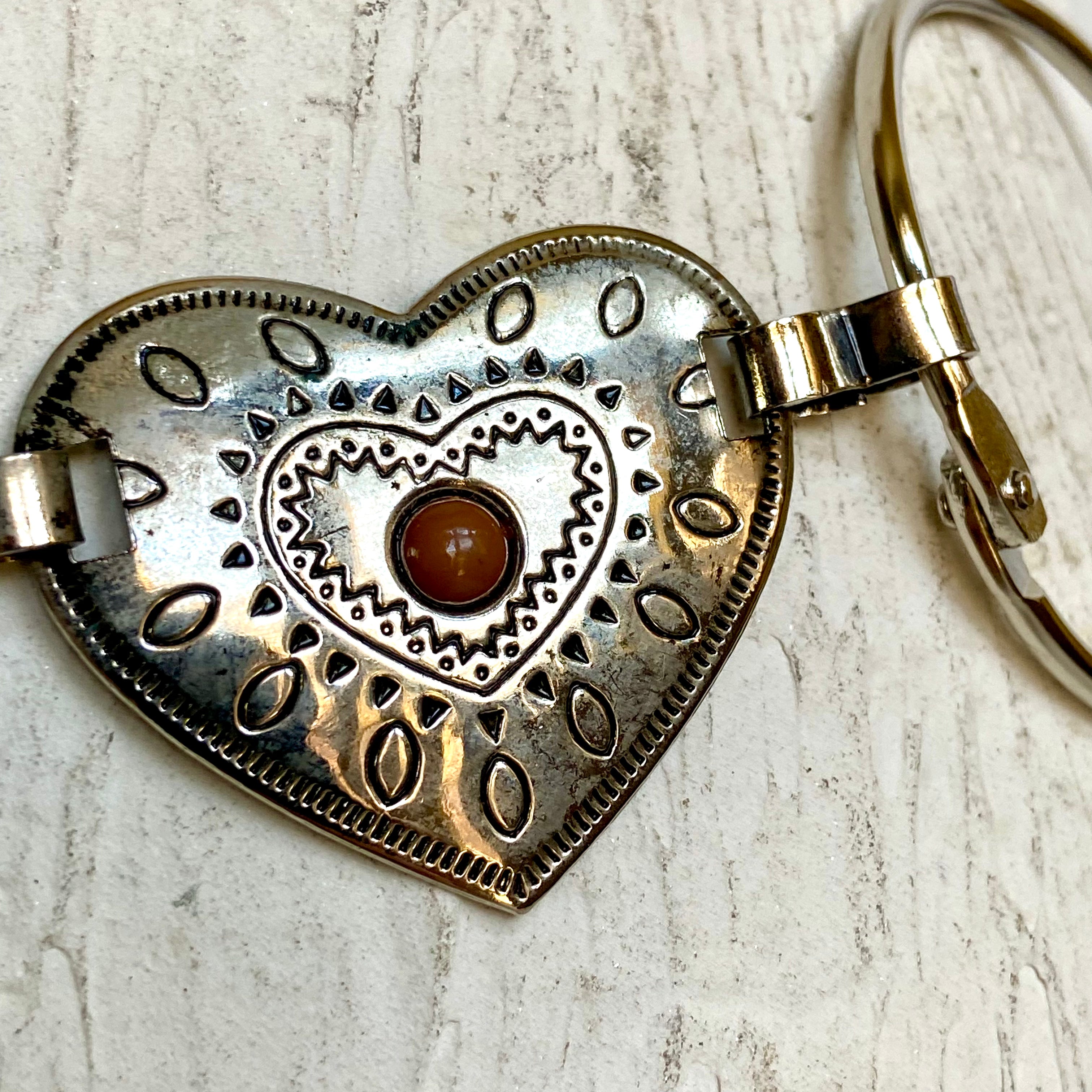 Circle and heart chain belt