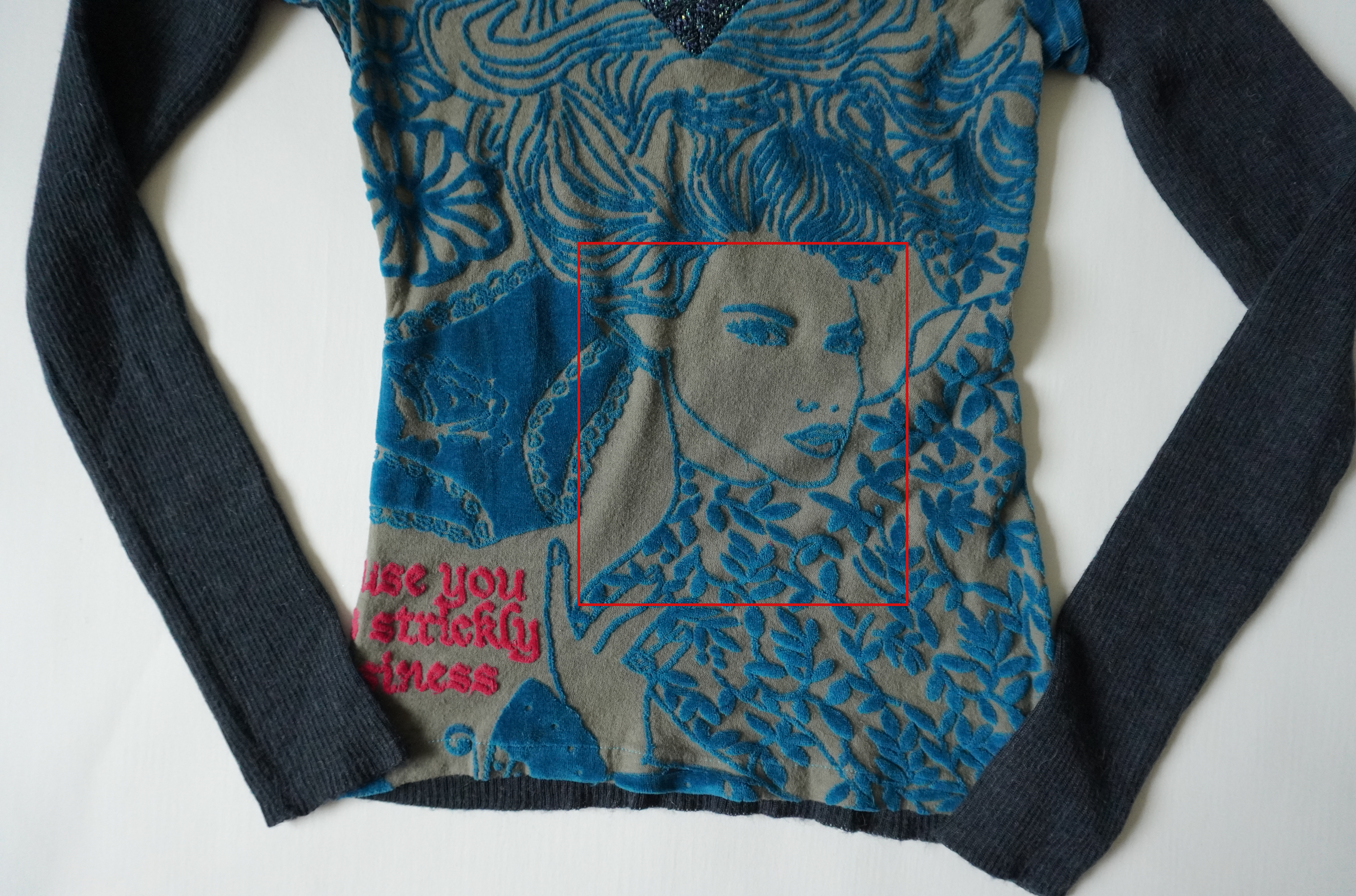 Custo Barcelona V-neck Top (M)