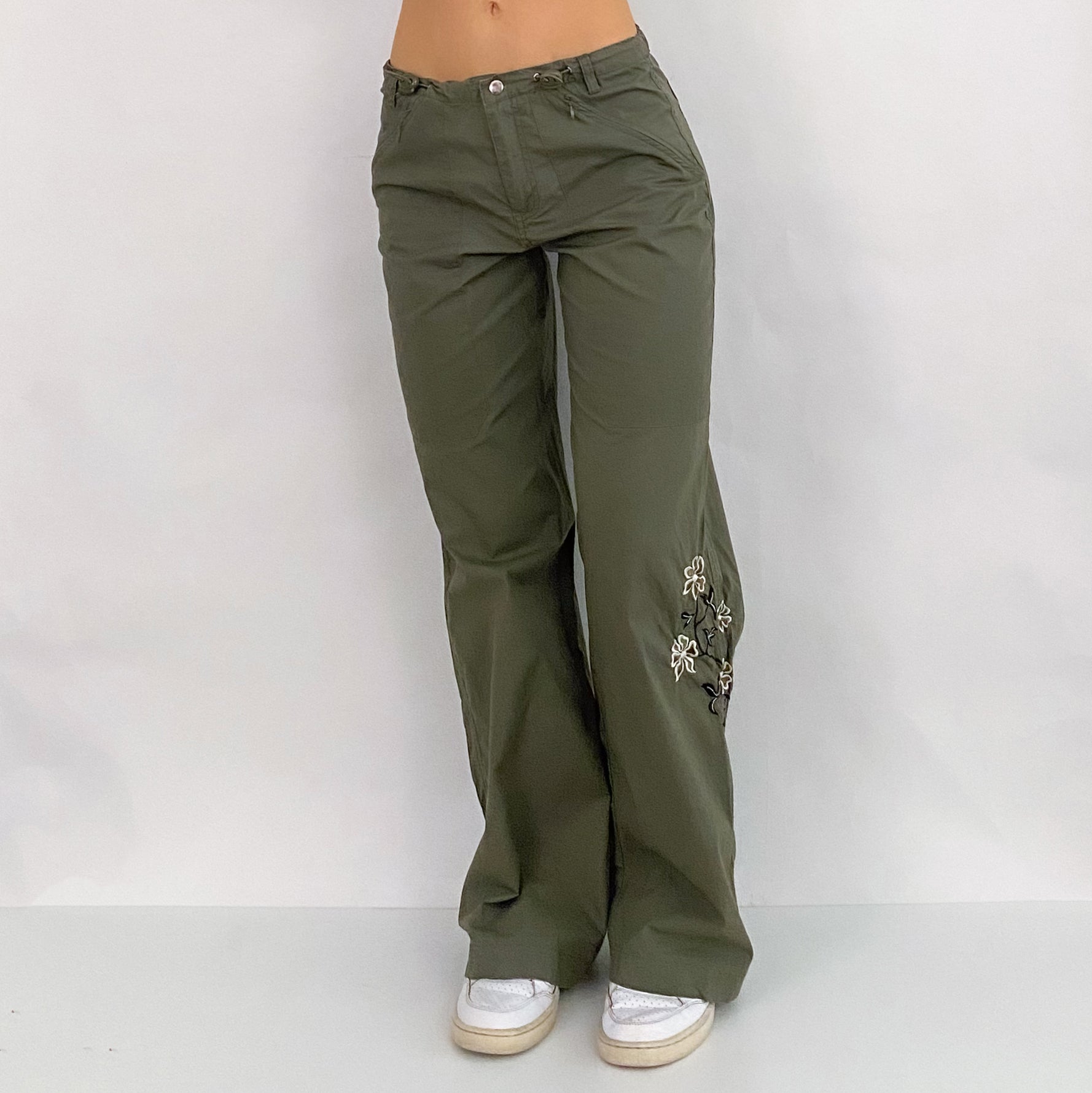 Bungee Pull Embroidered Pants - Small