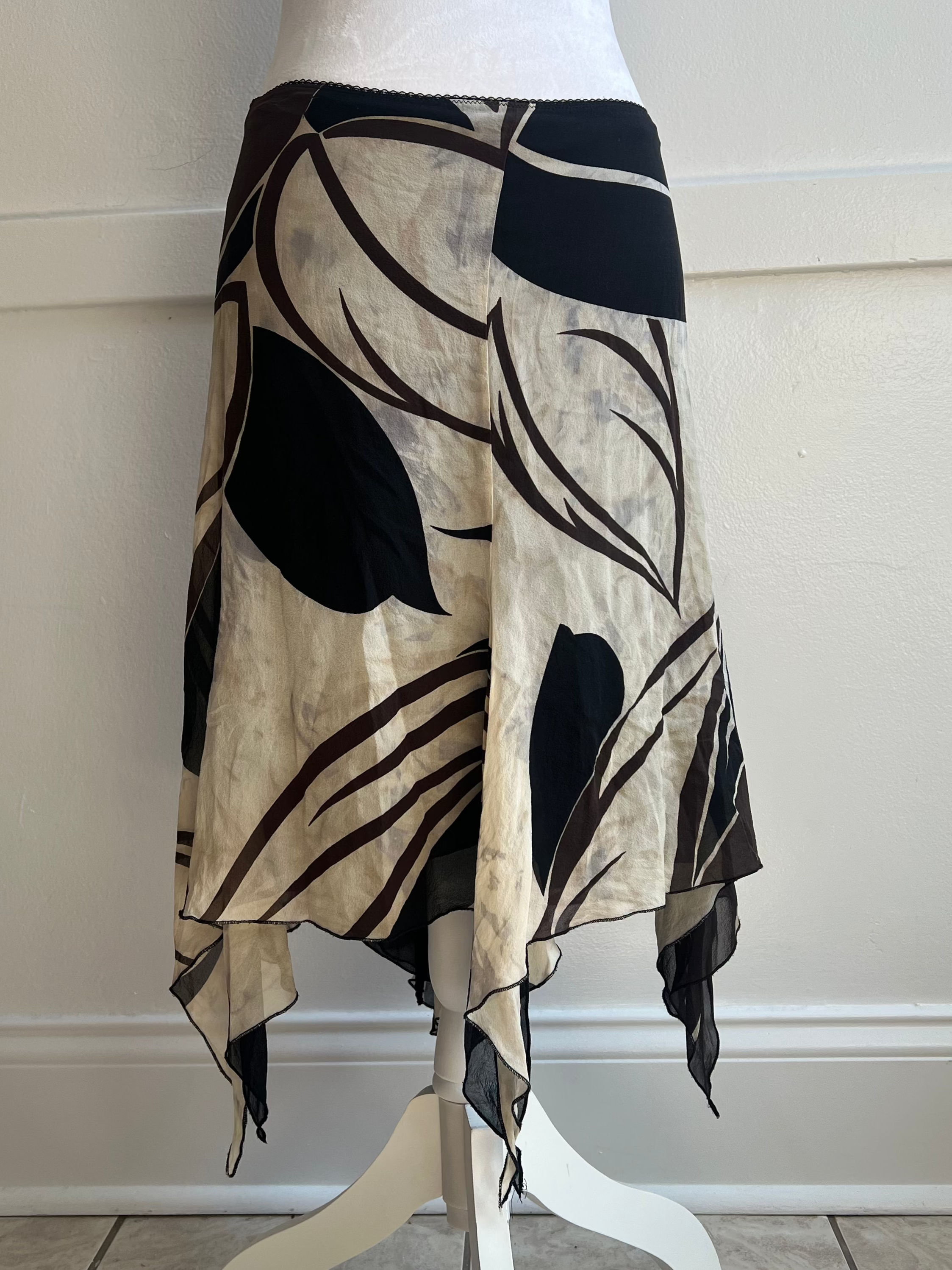 Vintage 90s/Y2K Italian Designer 100% Silk Whimsy Skirt (S/M)