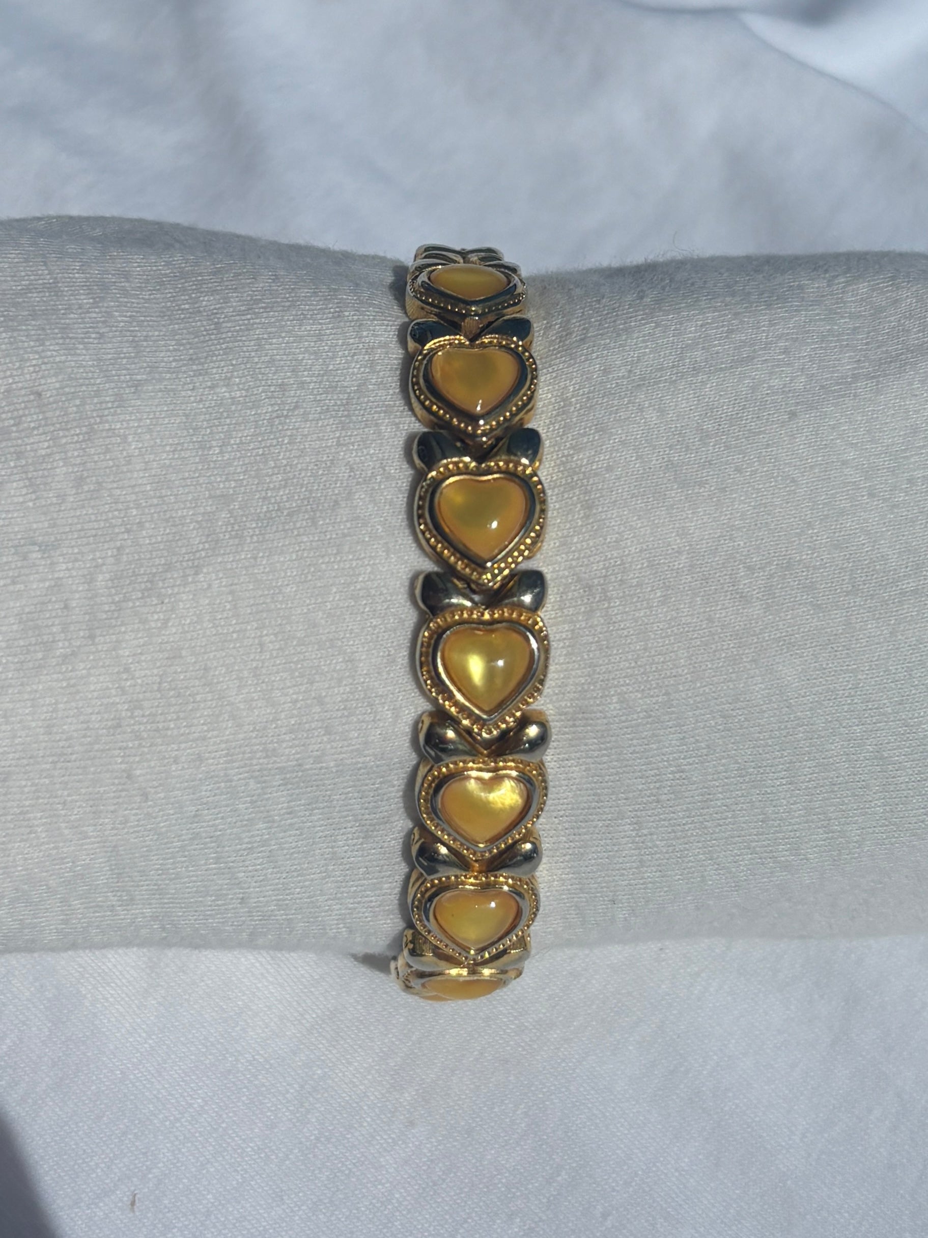 90s yellow abalone shell heart bracelet