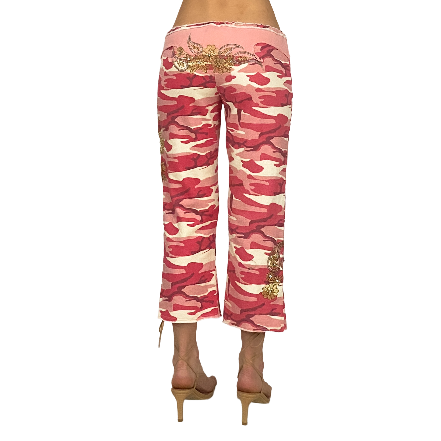 Y2K Embellished & Embroidered Low Rise Pink Camo Capris (S/M)