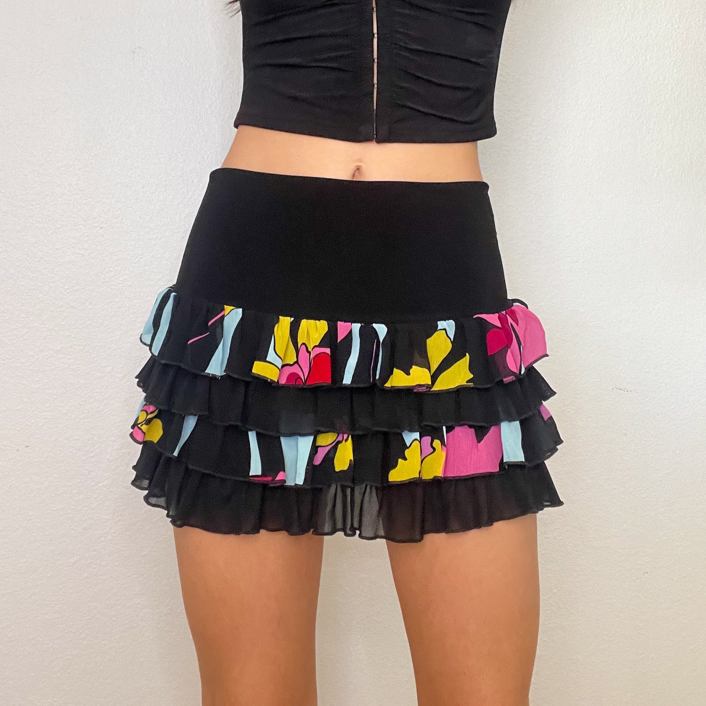 Black Ruffle Y2K Mini Skirt (S)