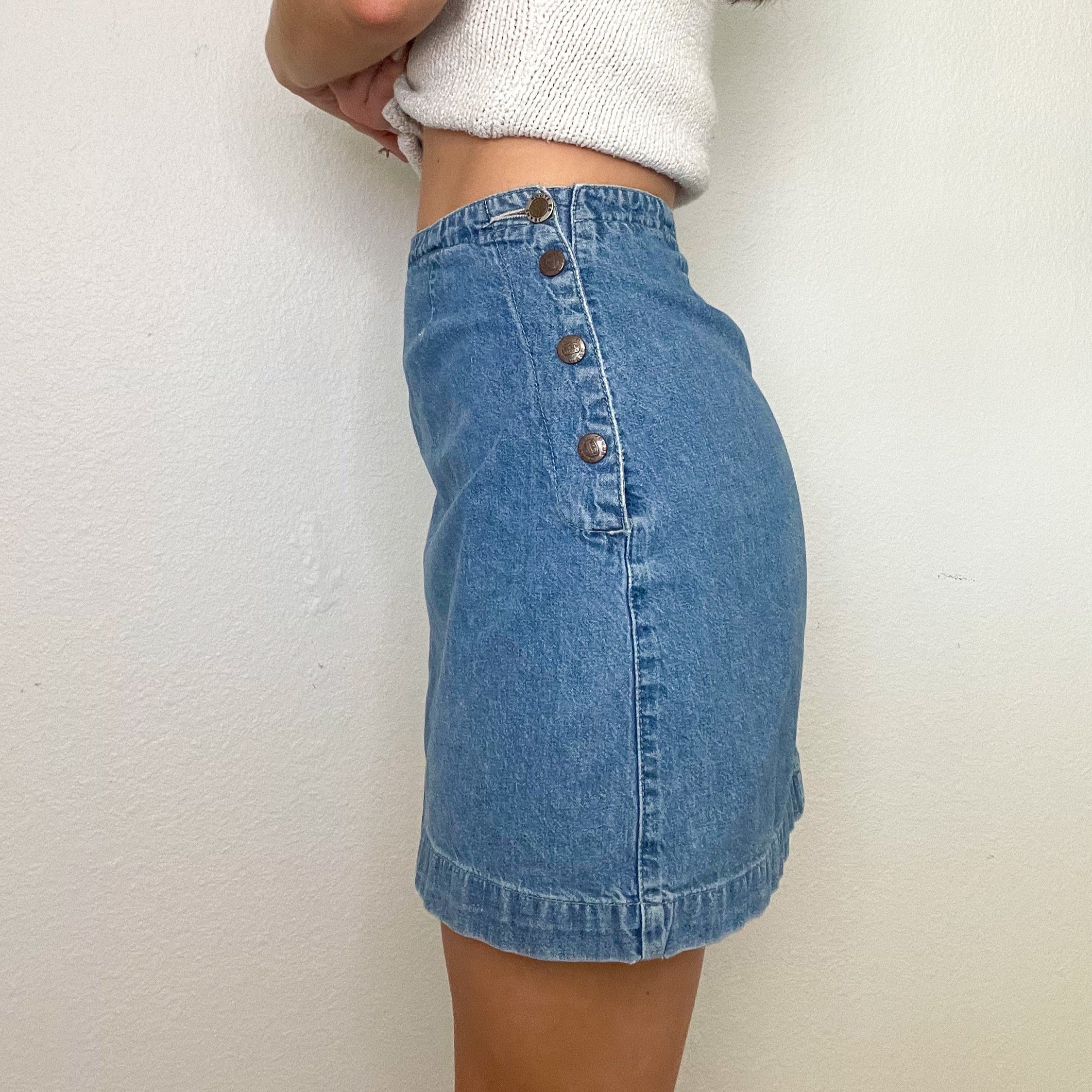 90s Vintage Button Denim Mini Skirt (XS)