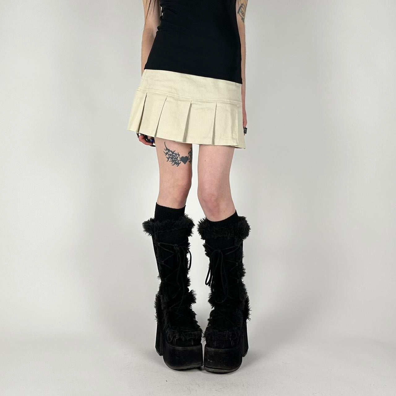 90s Cream Pleated Mini Skirt (S)