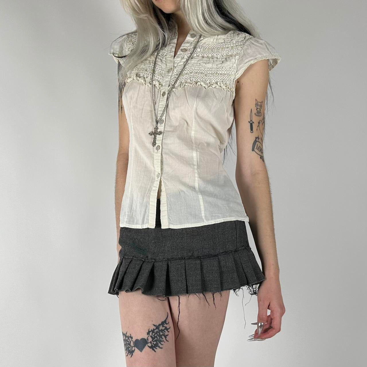 Y2K 00s Frilly Button Down (S)