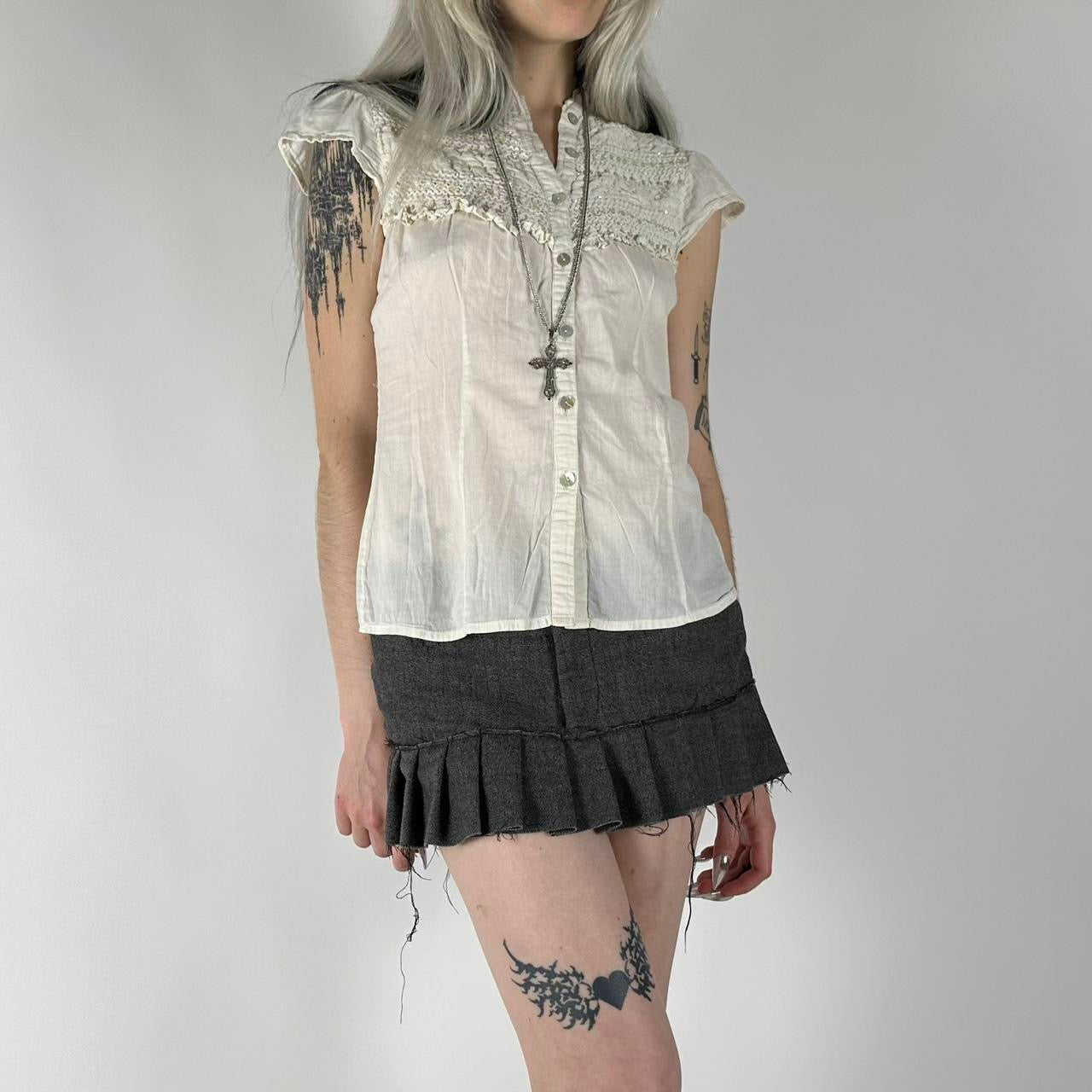 Y2K 00s Frilly Button Down (S)