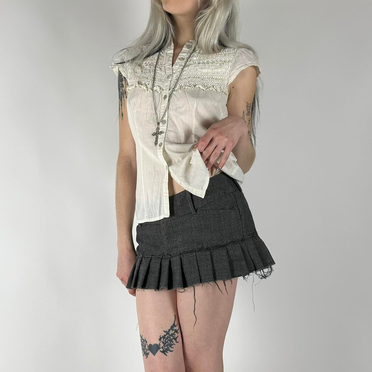 Y2K 00s Frilly Button Down (S)