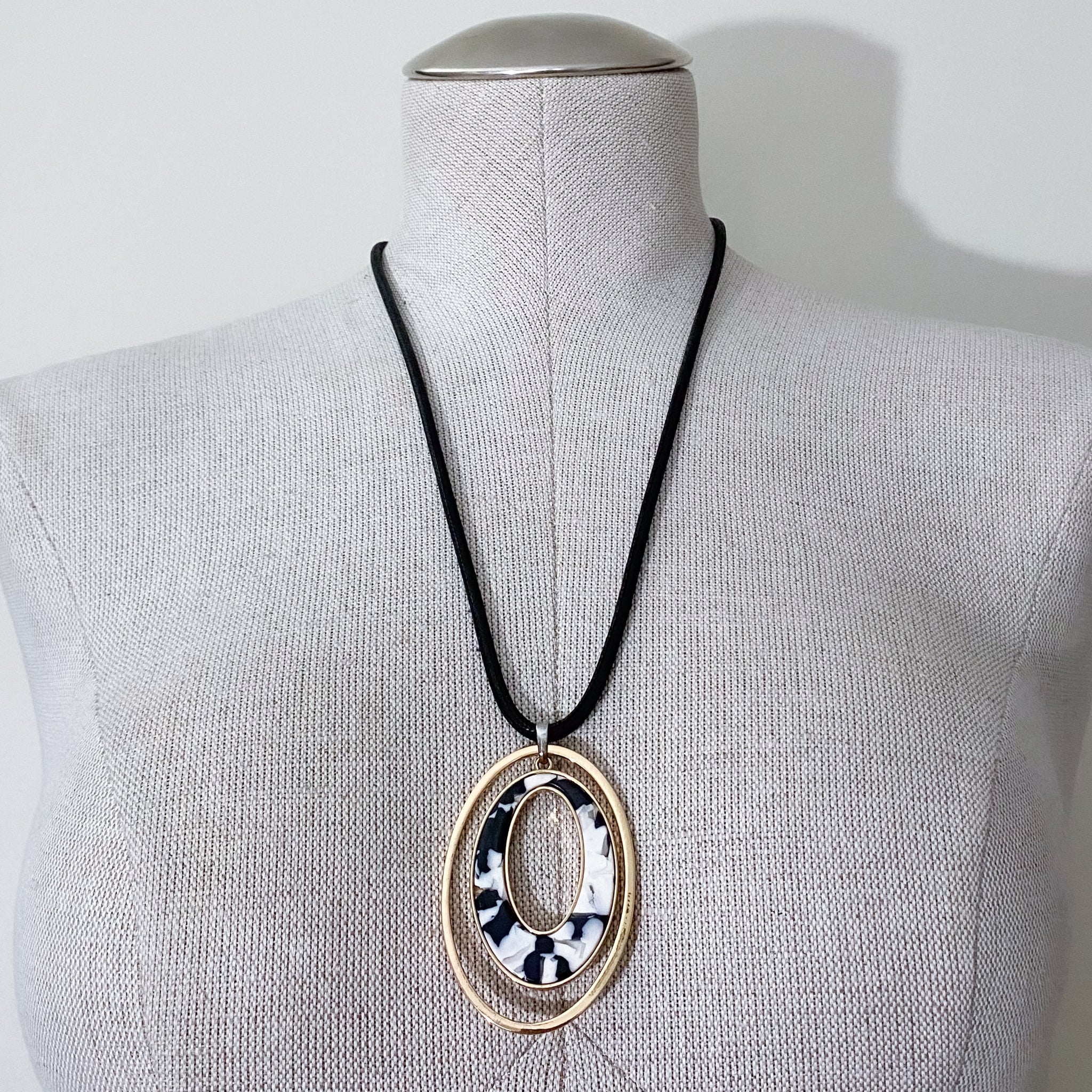 Oval Pendant Necklace