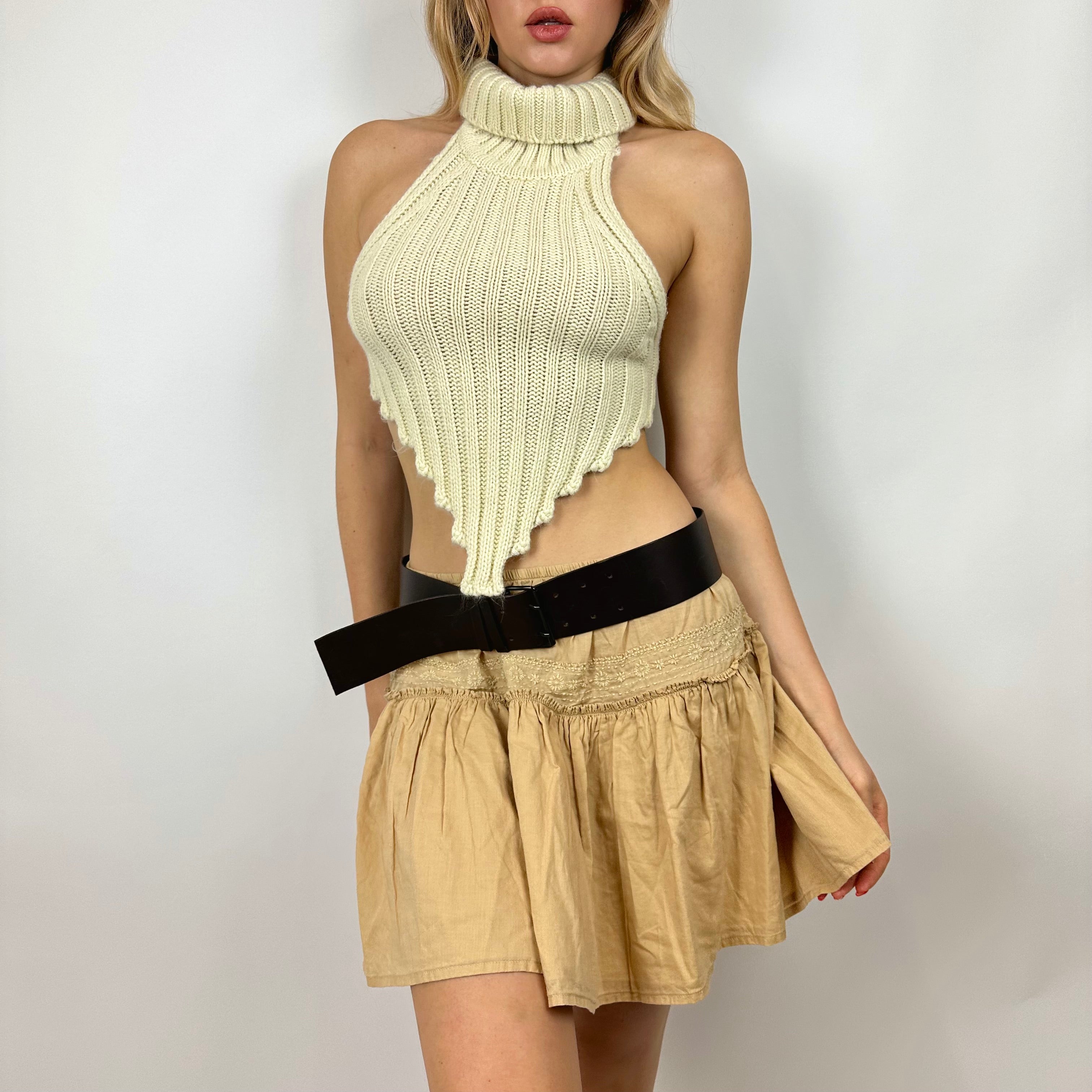 Y2K Romantic Embroidered Mini Skirt (M)