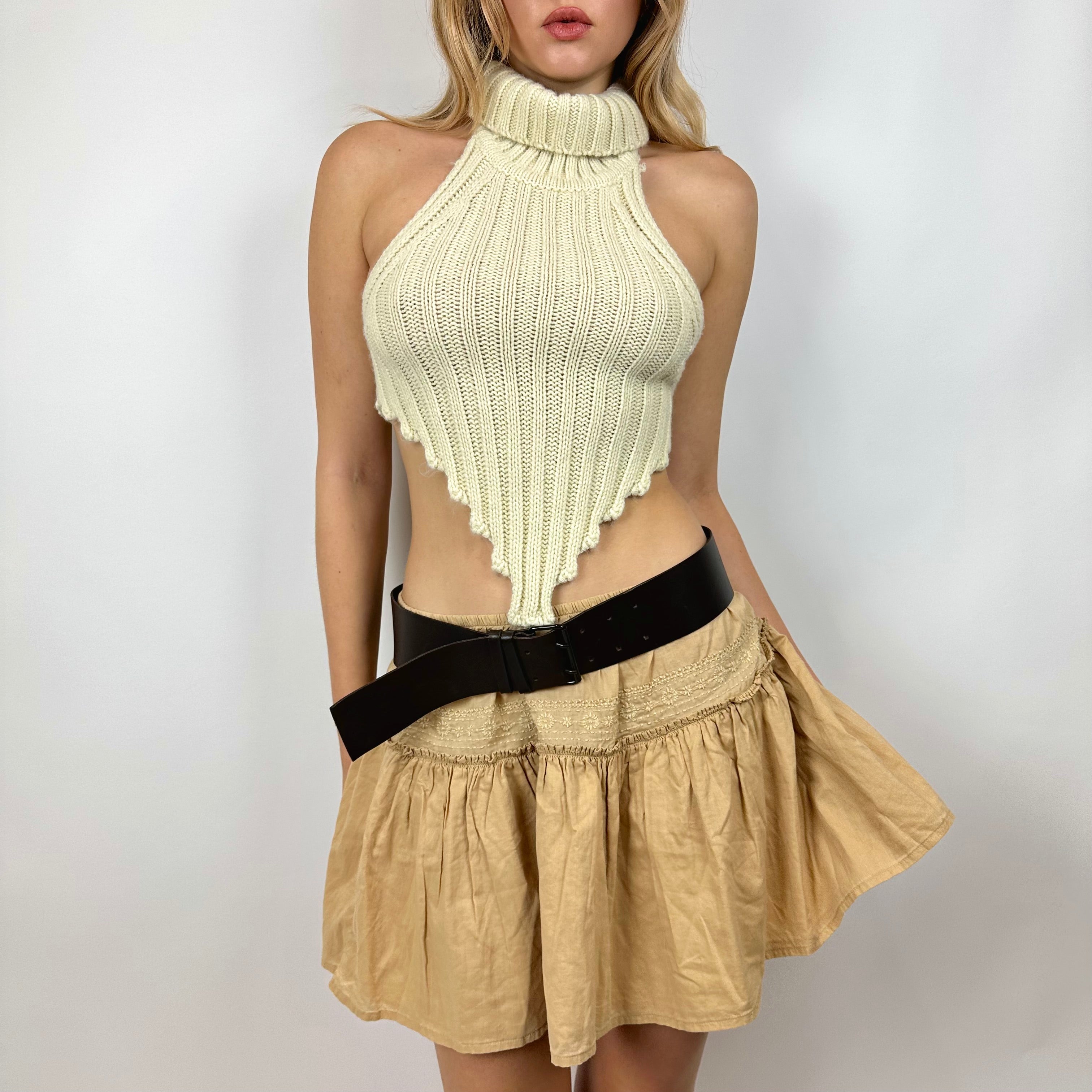 Y2K Romantic Embroidered Mini Skirt (M)