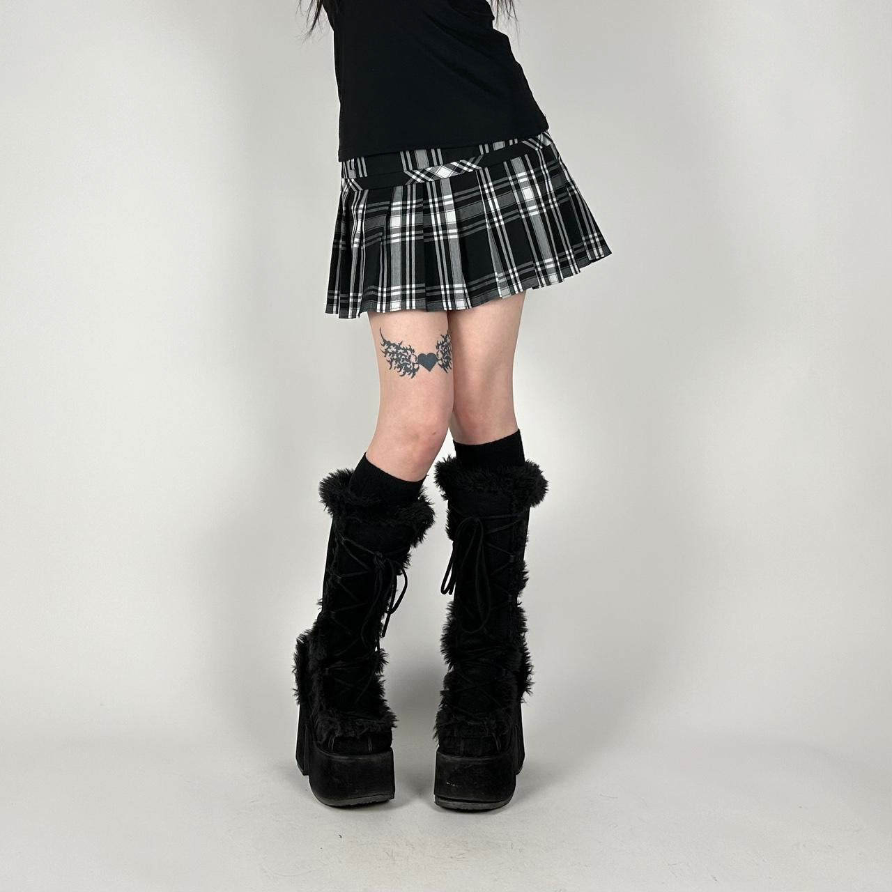 Y2K Plaid Mini Skirt (M)