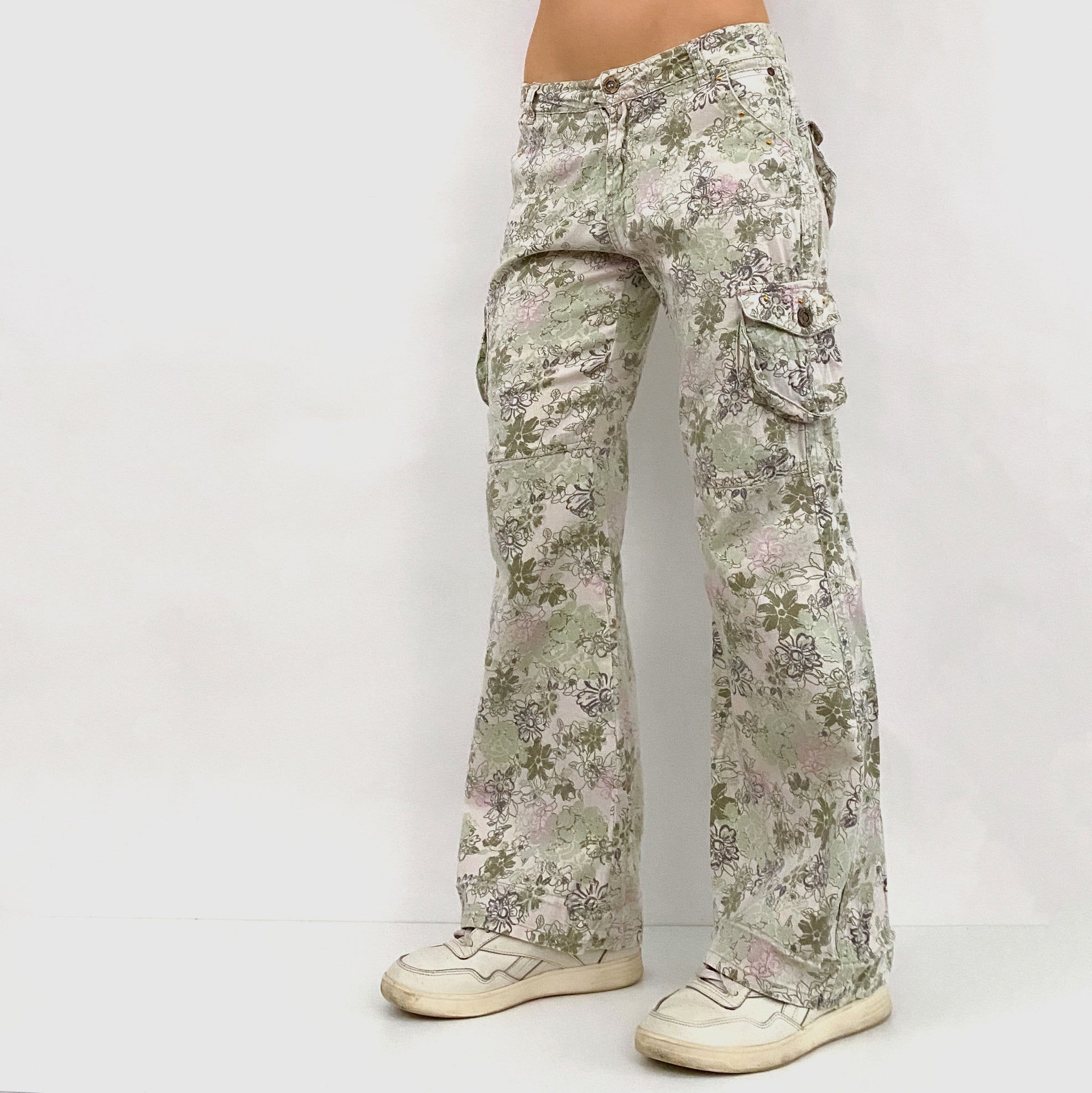 Early 2000's Floral Cargos - Small petite