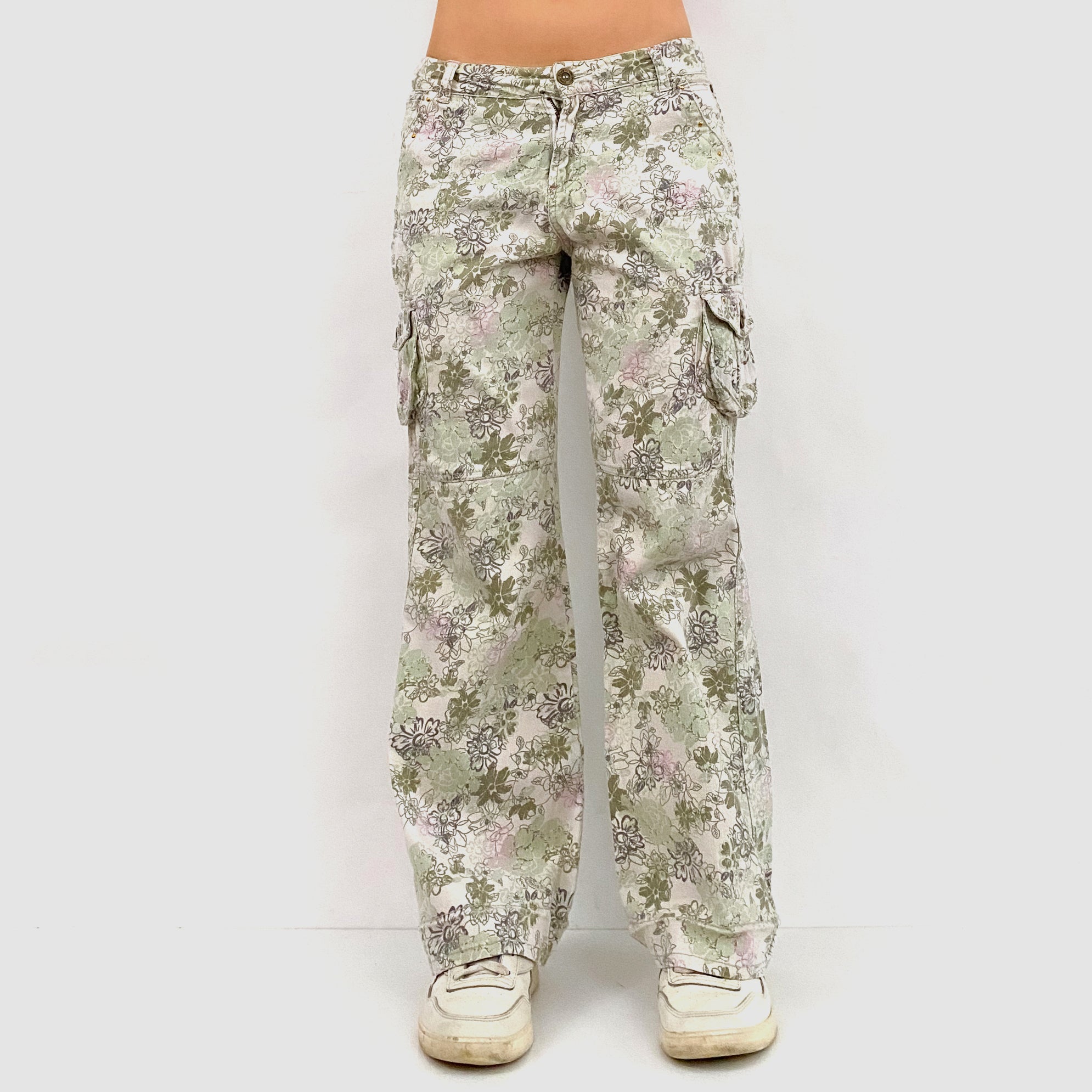 Early 2000's Floral Cargos - Small petite