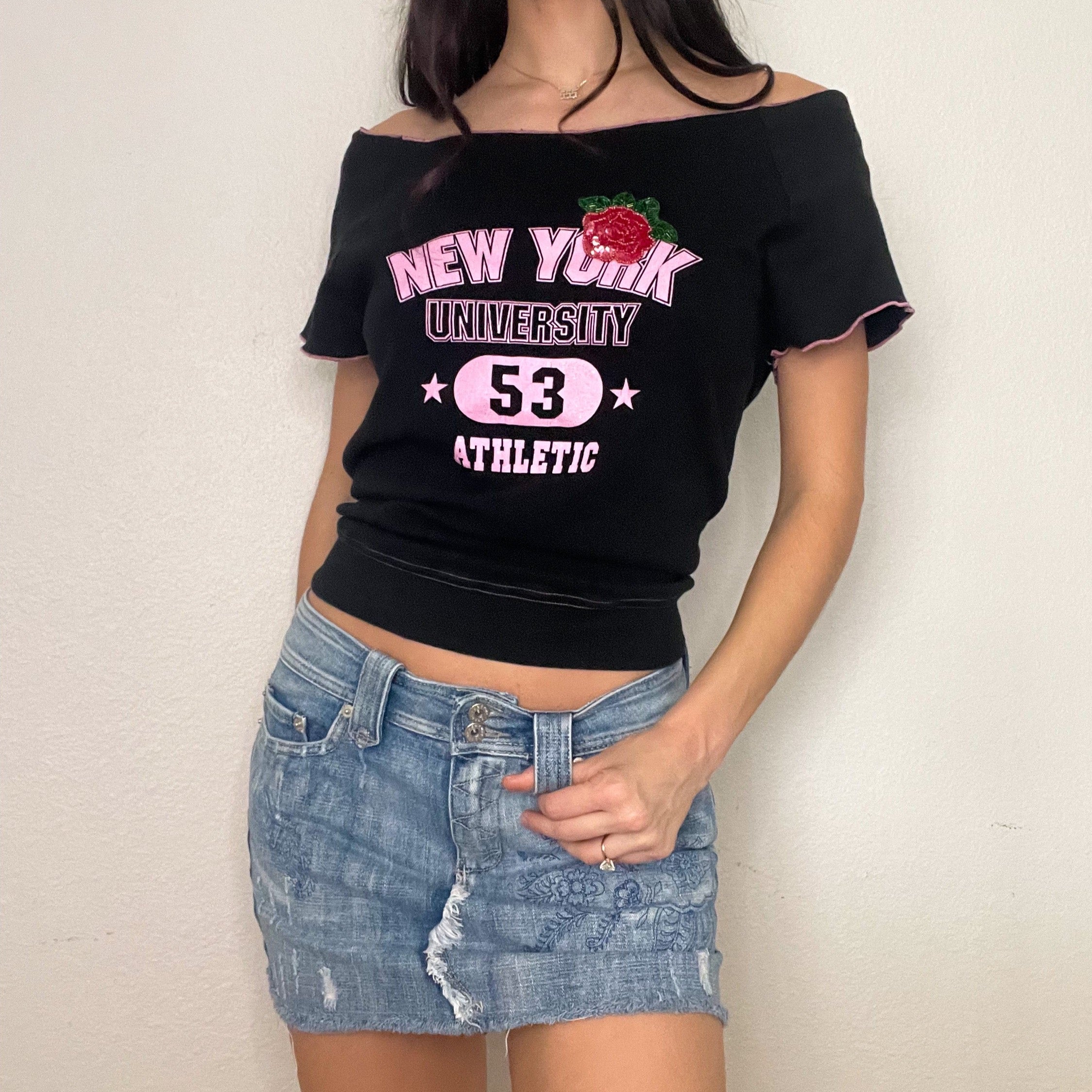 Off-the-Shoulder Y2K New York Sporty Top (L)