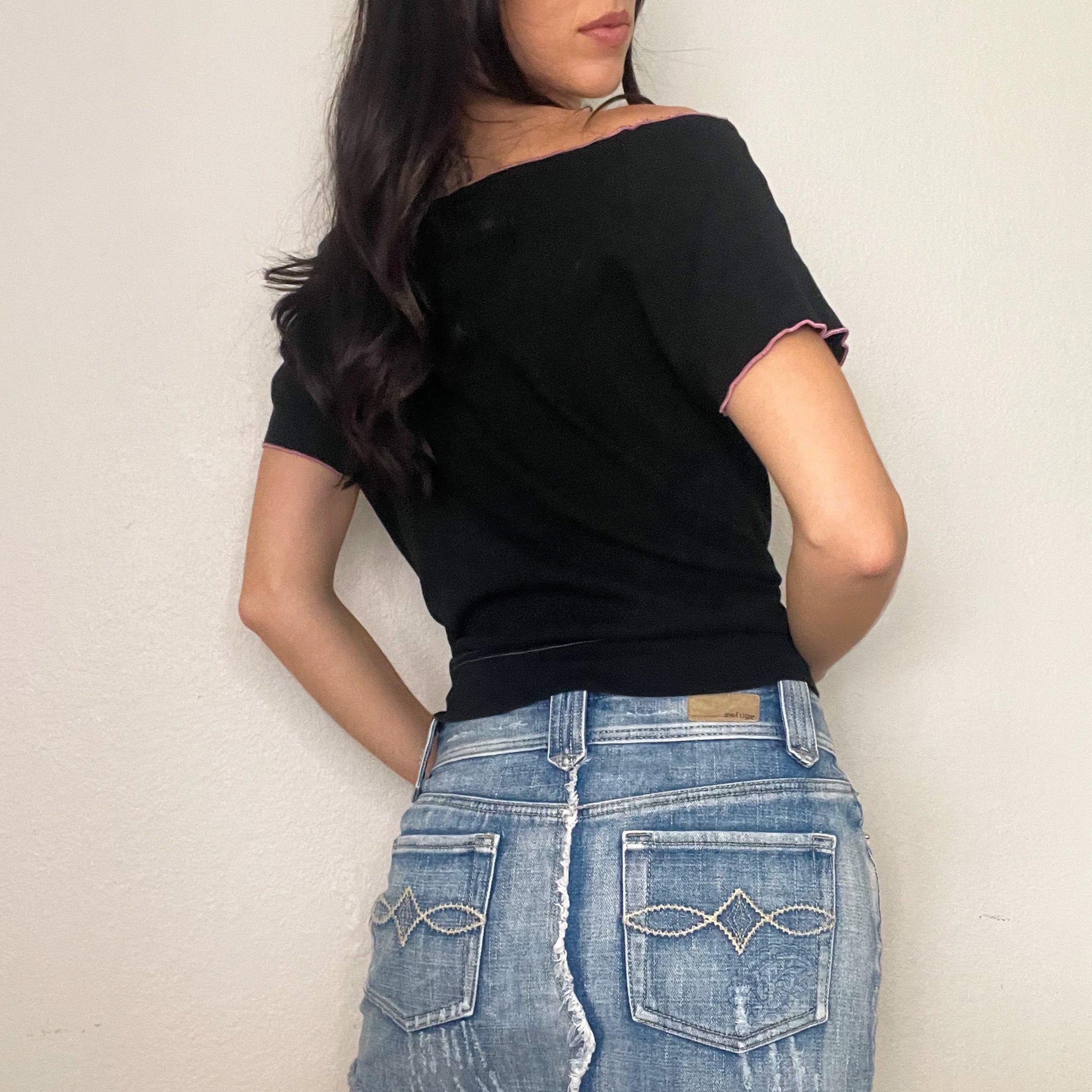 Off-the-Shoulder Y2K New York Sporty Top (L)