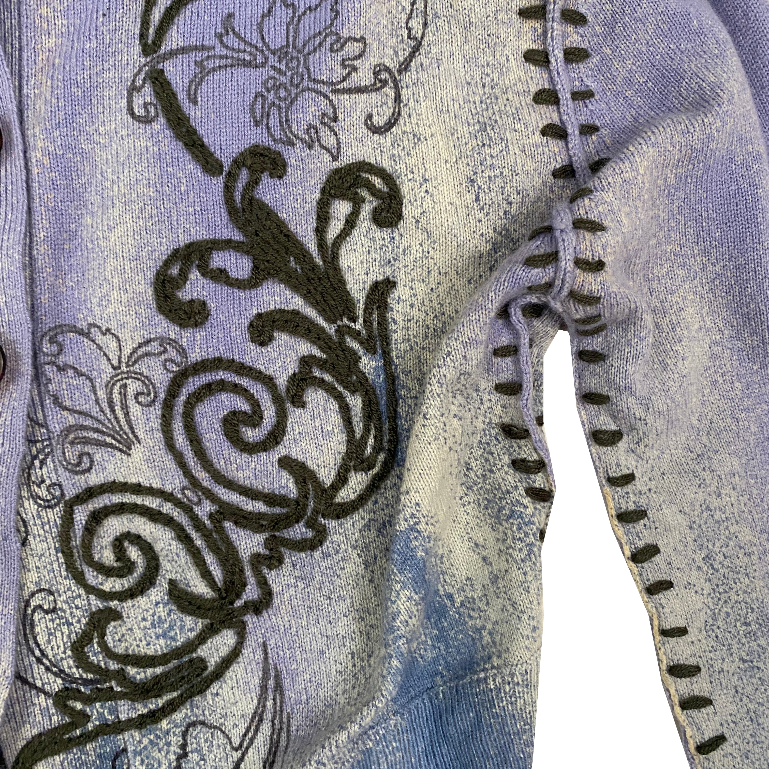 100% Cashmere Lavender + Blue Flower Embroidered Cropped Sweater (XS/S)